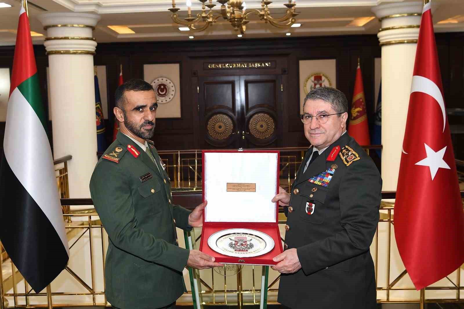 Genelkurmay Başkanı Bayraktaroğlu, Birleşik Arap Emirlikleri Kara Kuvvetleri Komutanı Al Hallami’yi kabul etti
