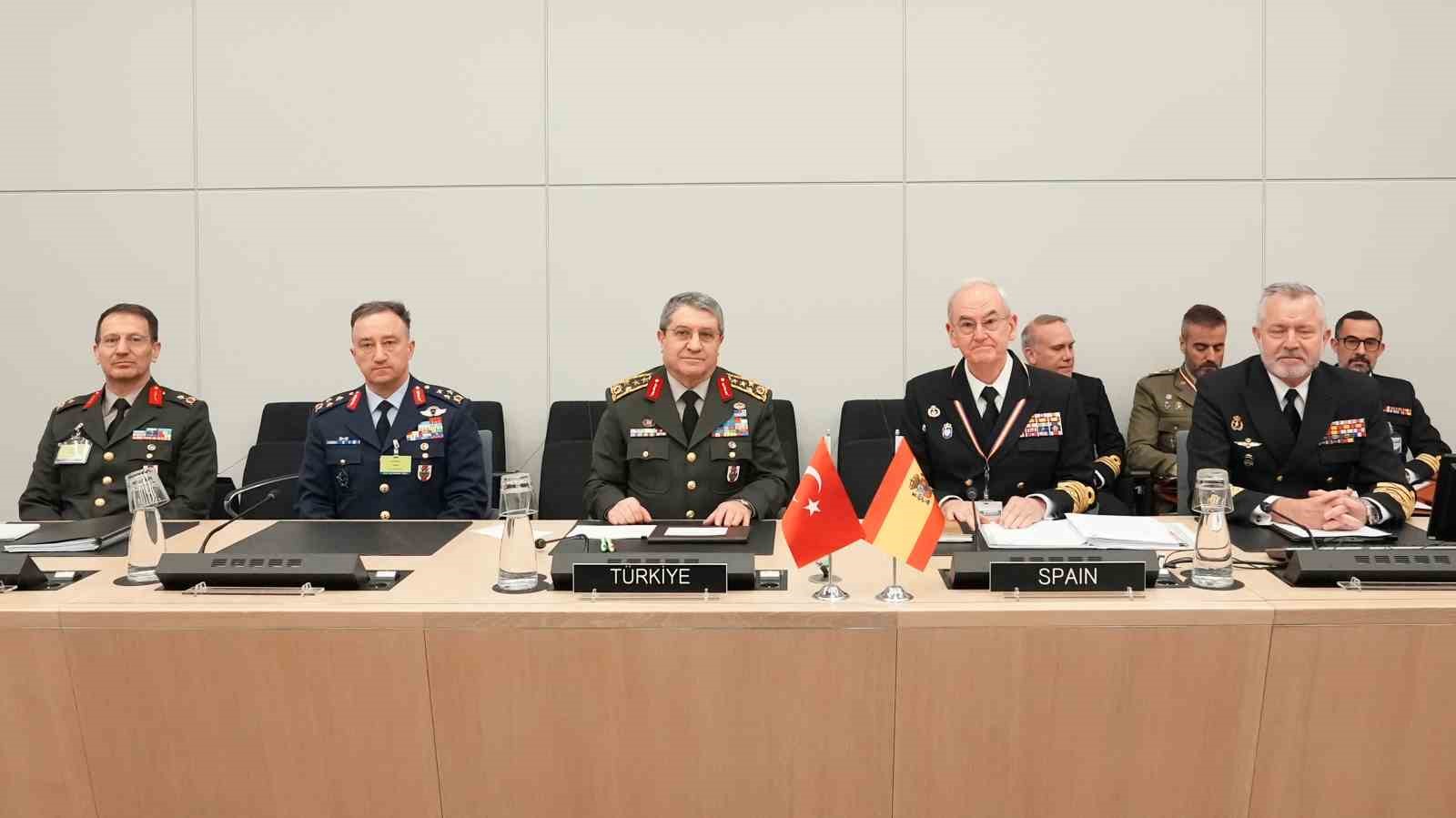 Genelkurmay Başkanı Bayraktaroğlu, İngiliz, İspanyol ve İtalyan mevkidaşlarıyla bir araya geldi
