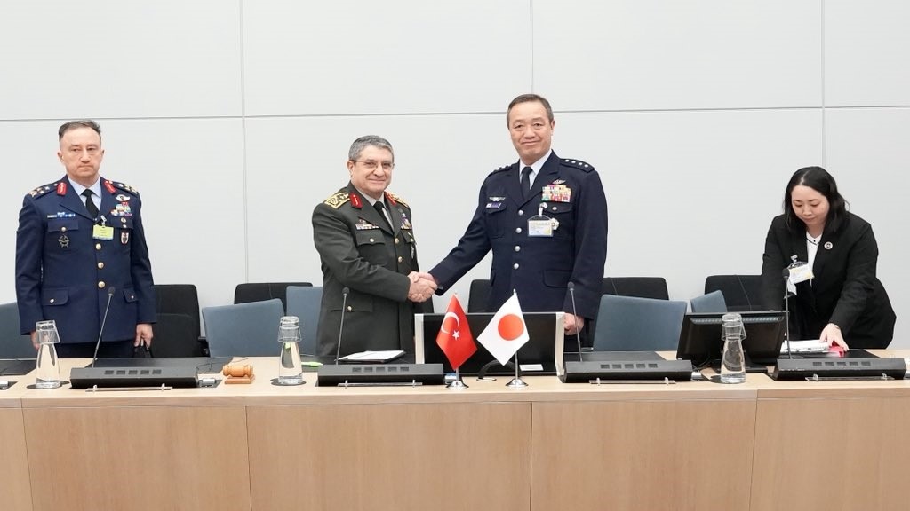 Genelkurmay Başkanı Orgeneral Bayraktaroğlu, Gürcü ve Japon mevkidaşlarıyla görüştü
