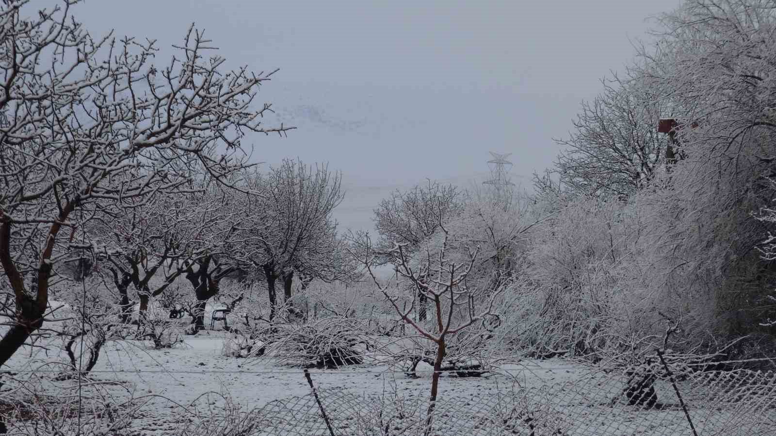 Gercüş beyaz örtüyle kaplandı

