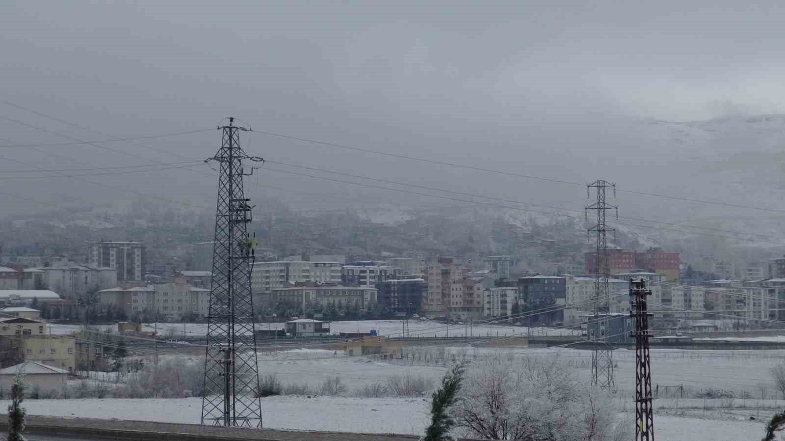 Gercüş beyaz örtüyle kaplandı
