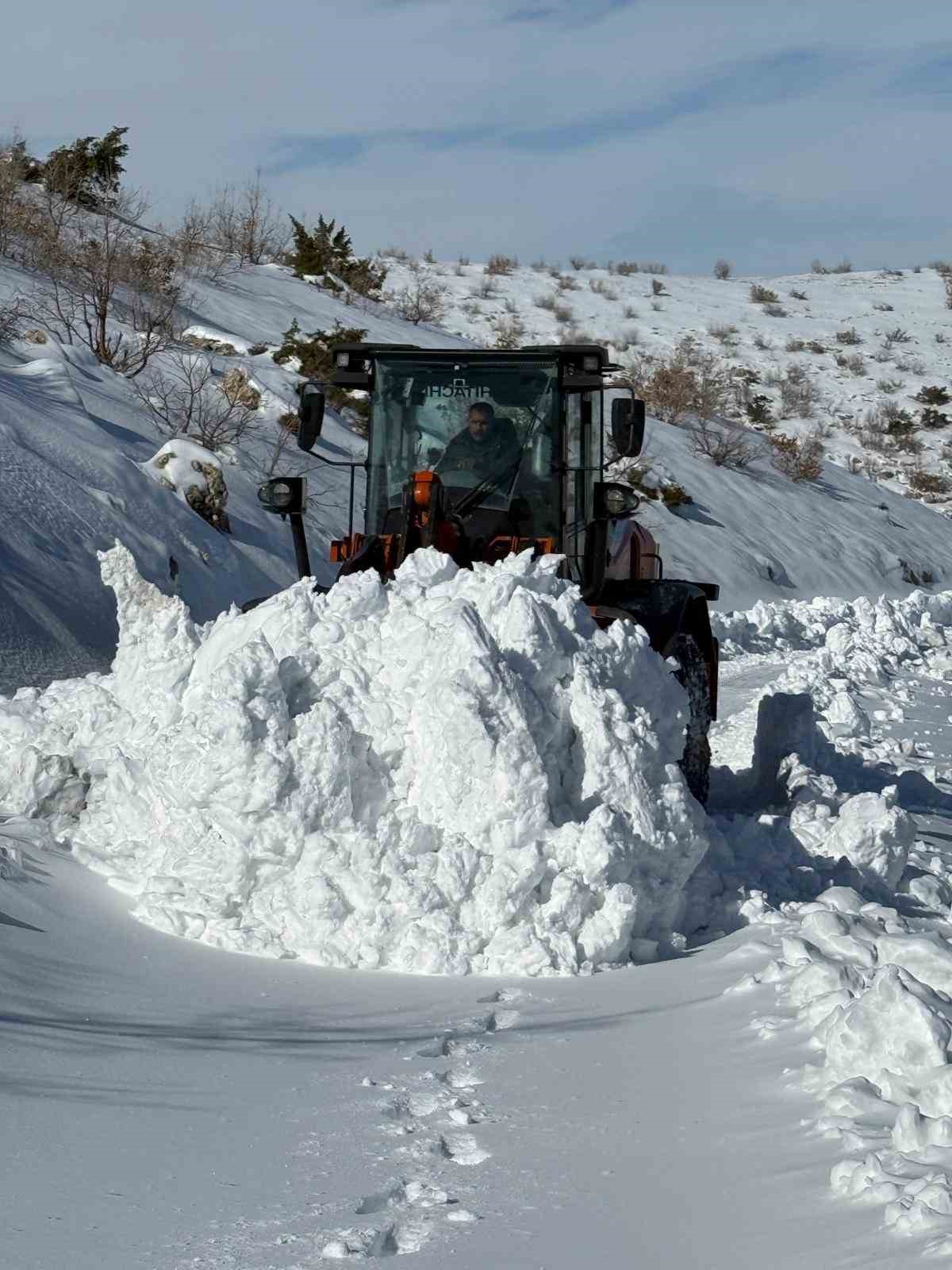 Gercüş’te 58 köy yolu ulaşıma açıldı
