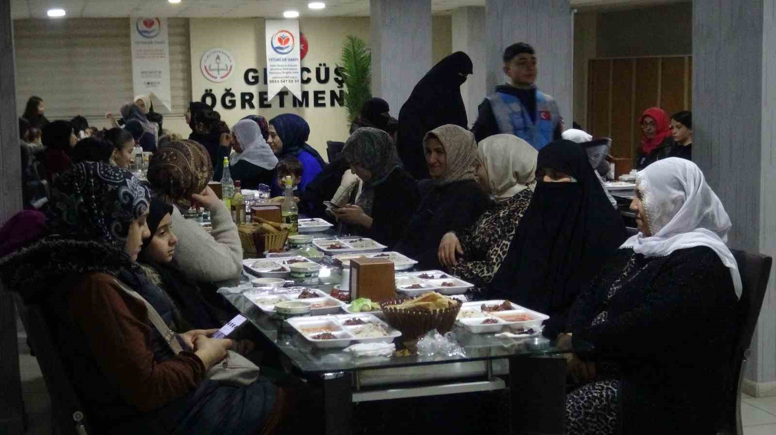 Gercüş’te anlamlı iftar buluşması
