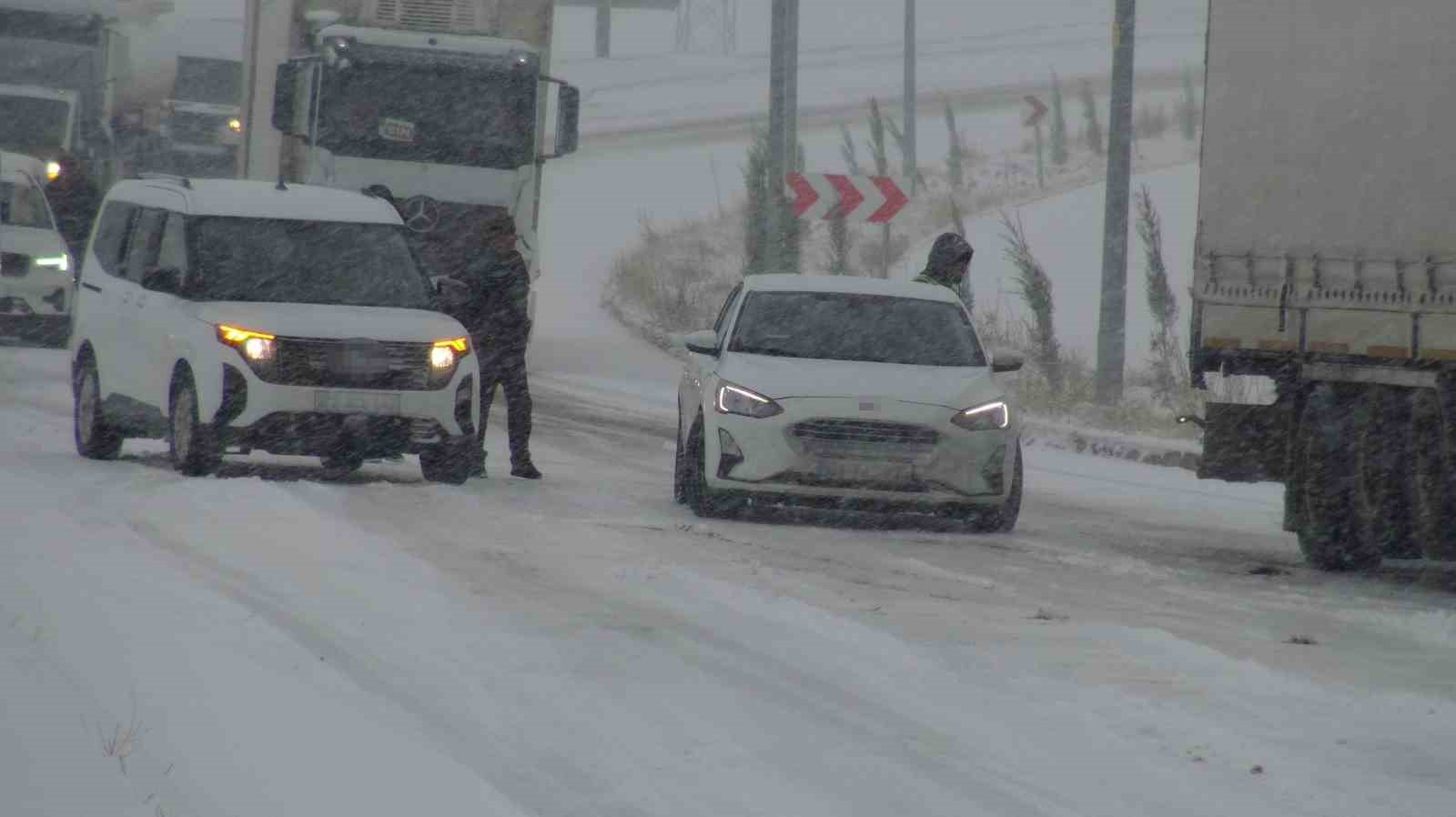 Gercüş’te Ayrancı geçidi ulaşıma açıldı
