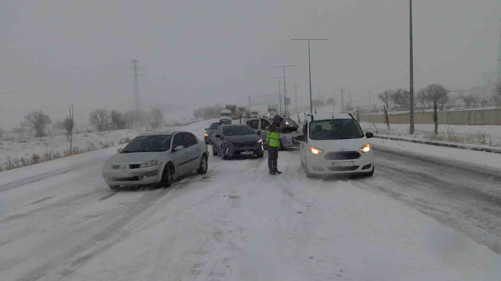 Gercüş’te Ayrancı geçidi ulaşıma açıldı
