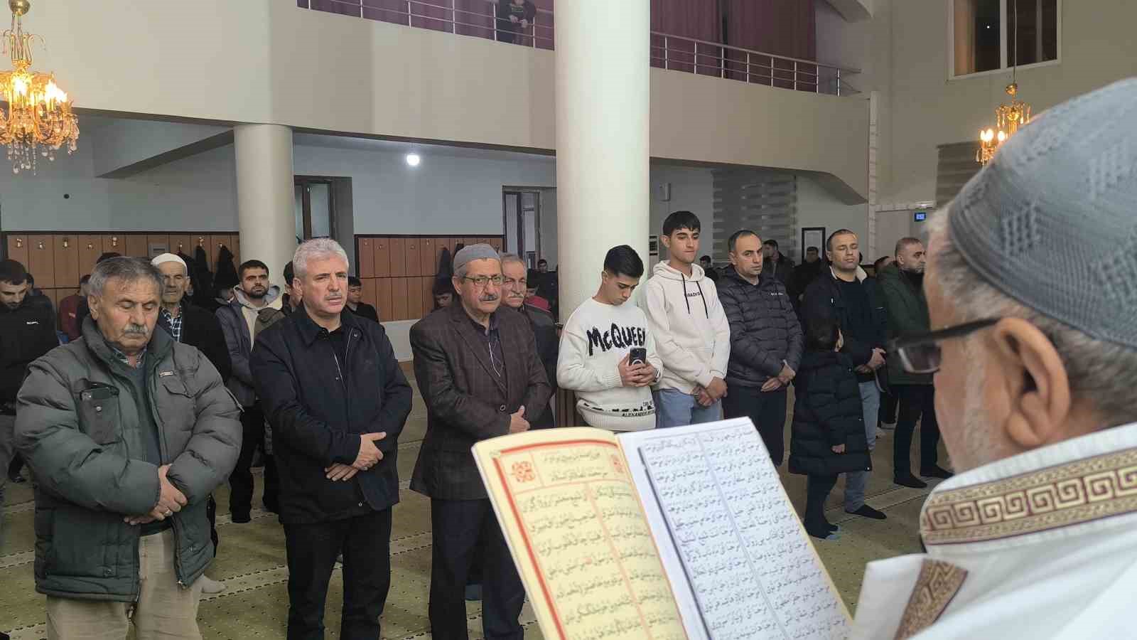 Gercüş’te Berat Kandili coşkuyla kutlandı
