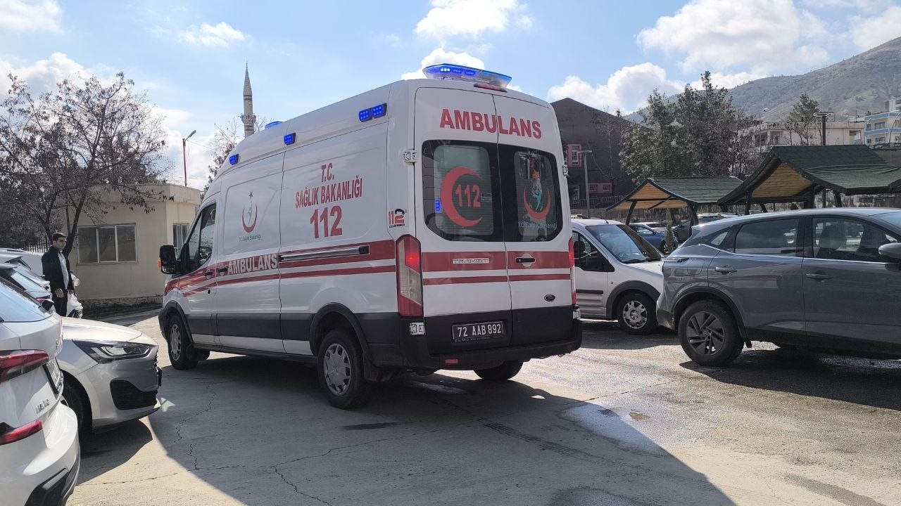 Gercüş’te bıçaklı kavga: 1 ölü
