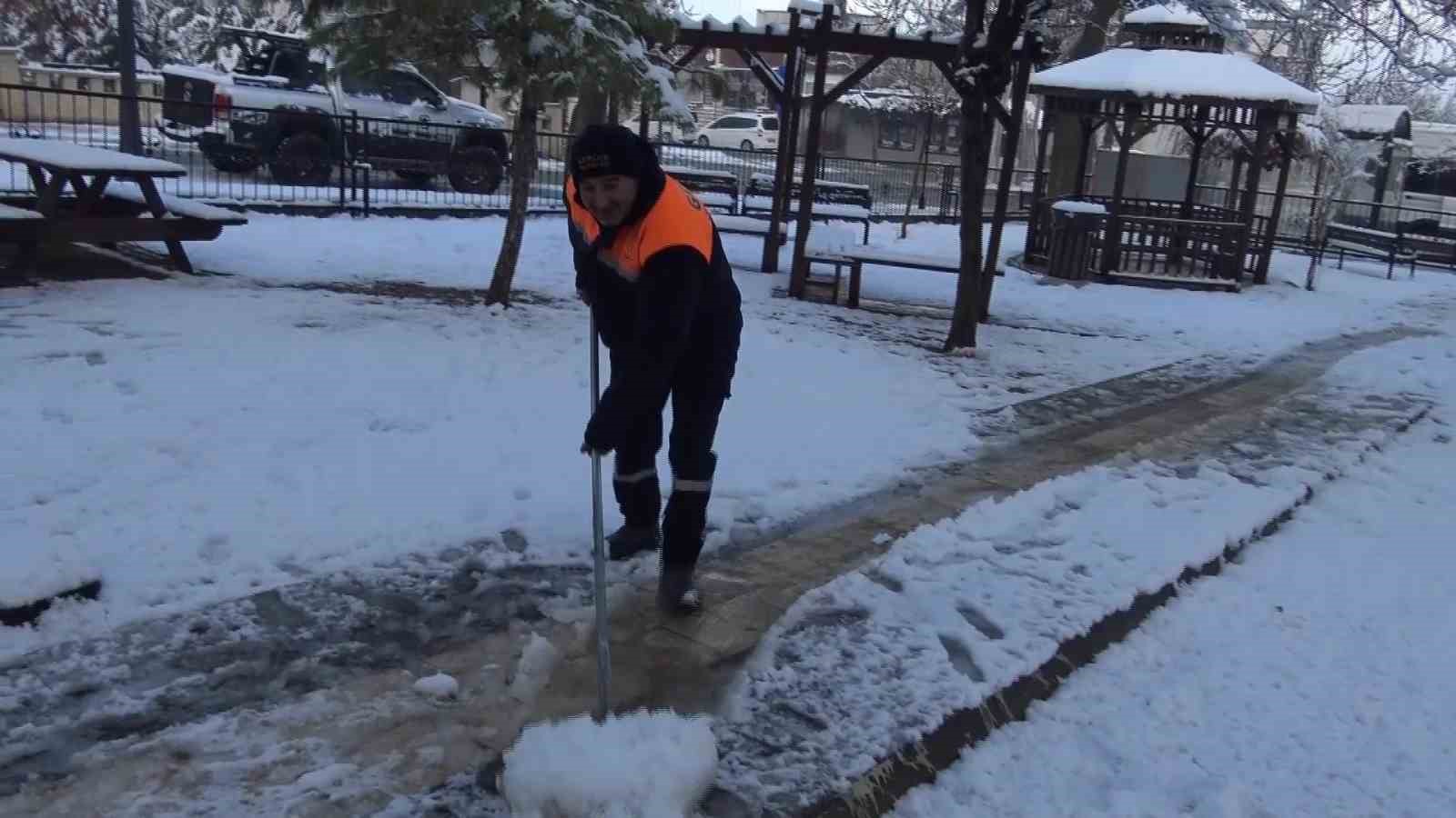 Gercüş’te eğitime 1 gün ara verildi
