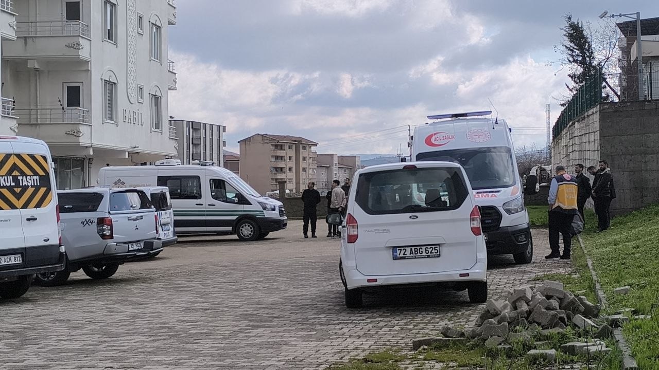 Gercüş’te genç öğretmen evinde ölü bulundu
