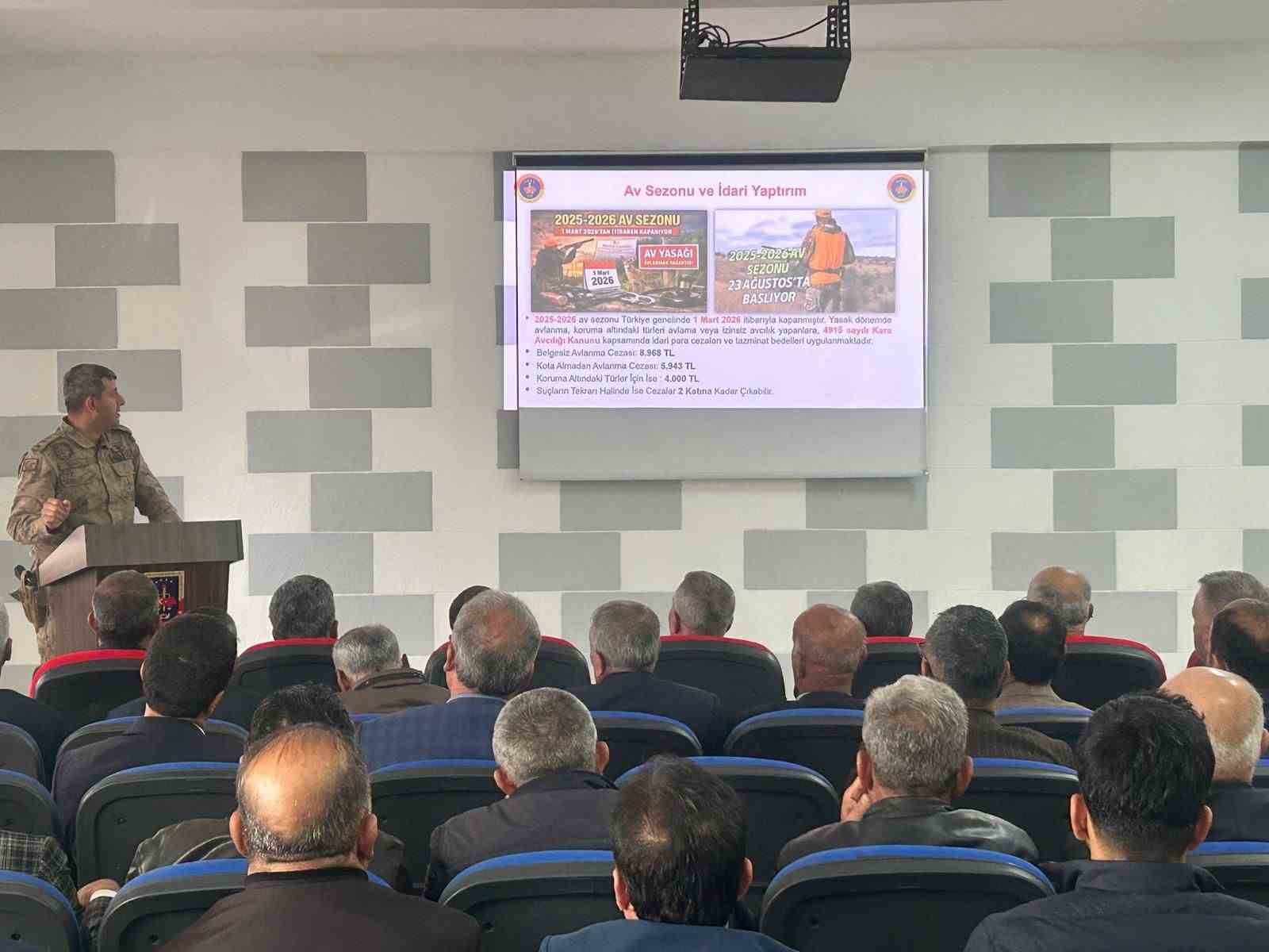 Gercüş’te muhtarlara kapsamlı bilgilendirme eğitimi
