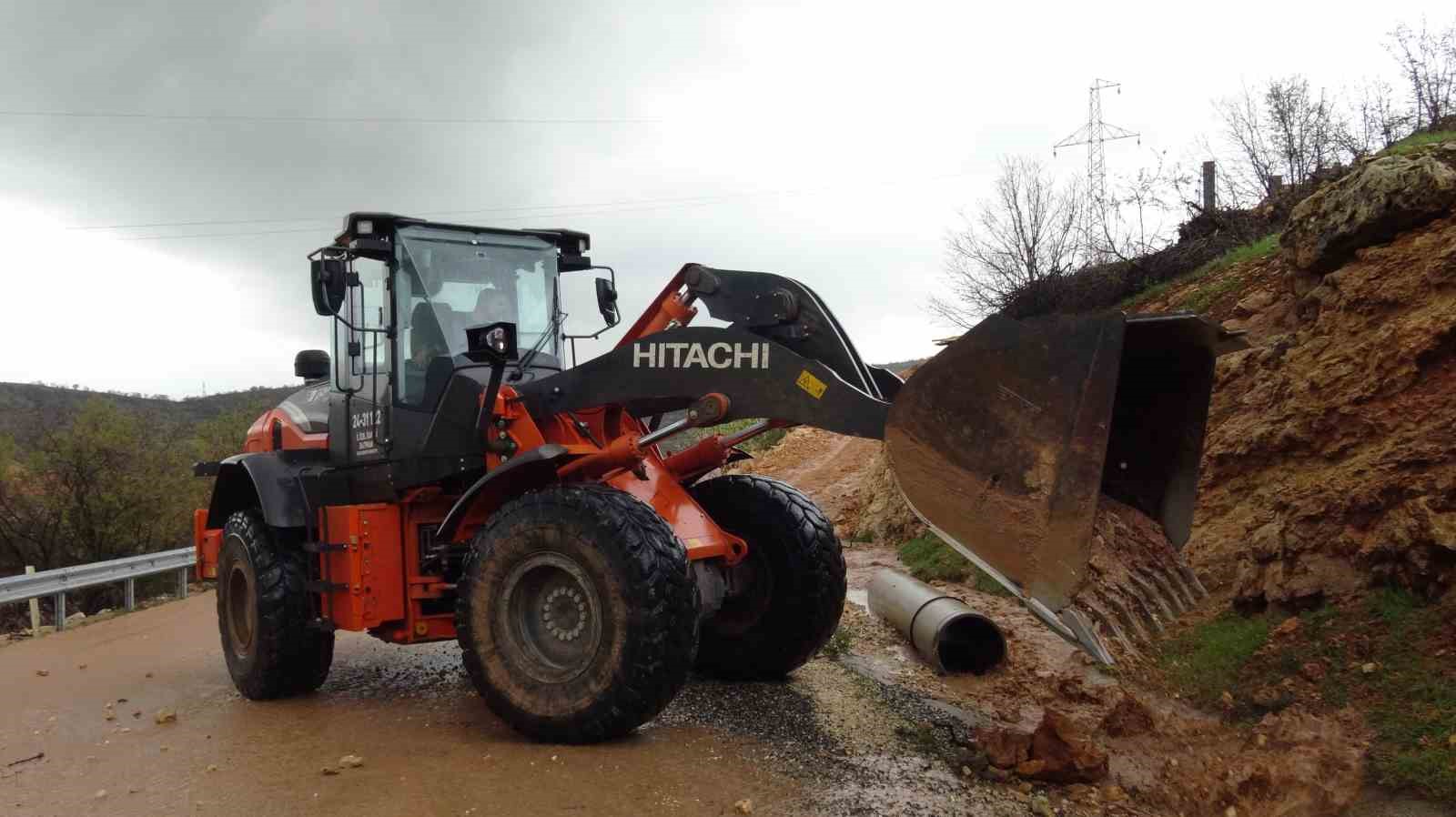 Gercüş’te sağanak yağış sel getirdi
