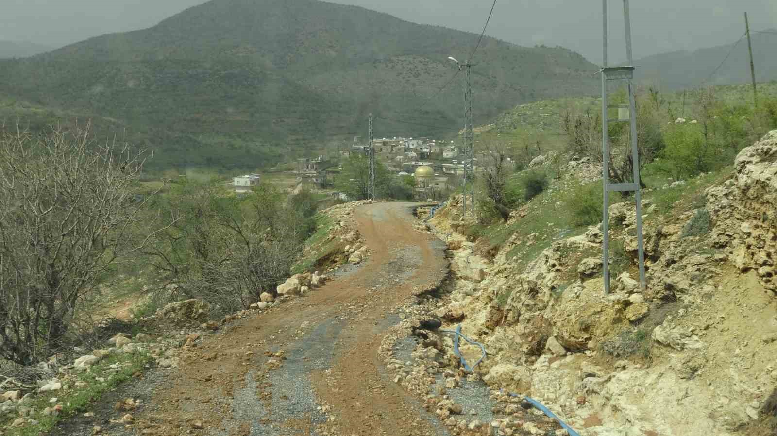 Gercüş’te sağanak yağış sel getirdi
