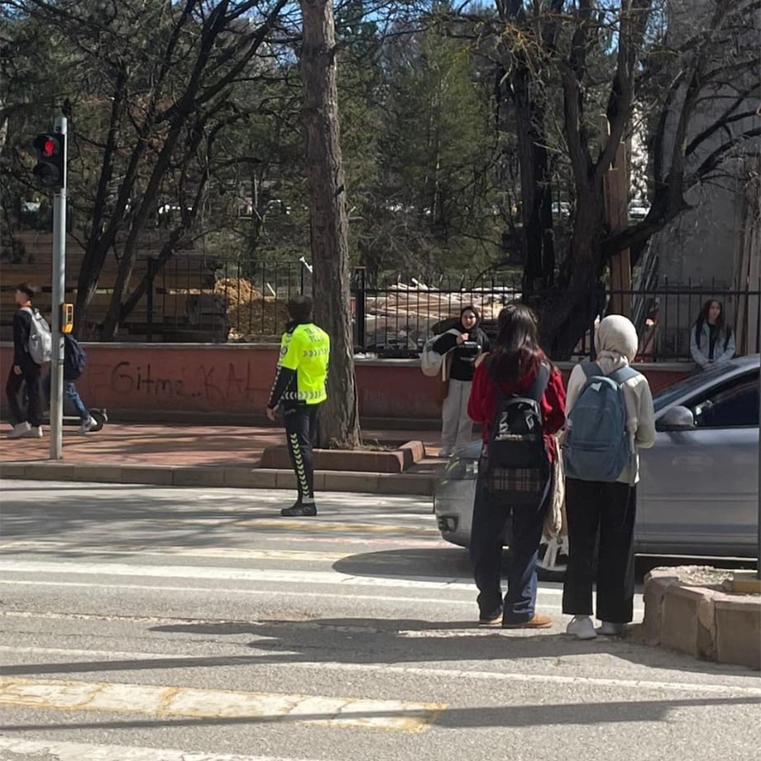 Gerede’de okul çevrelerinde denetimler sıkılaştırıldı
