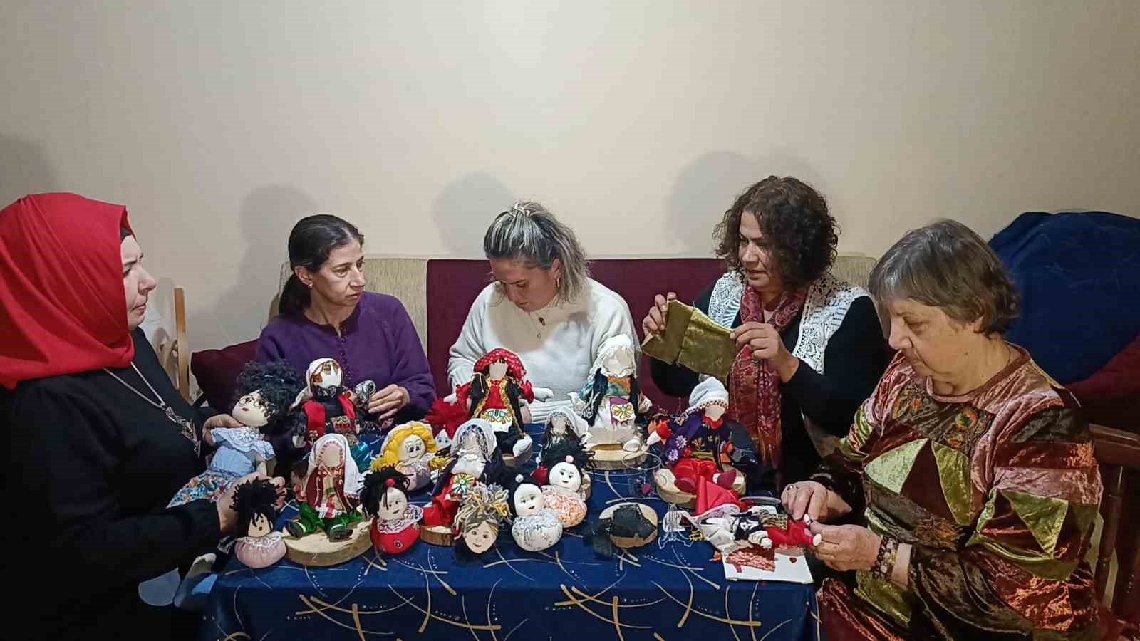 Geri dönüşümden sanata uzanan yolculuk: Bez bebekler yeniden hayat buldu
