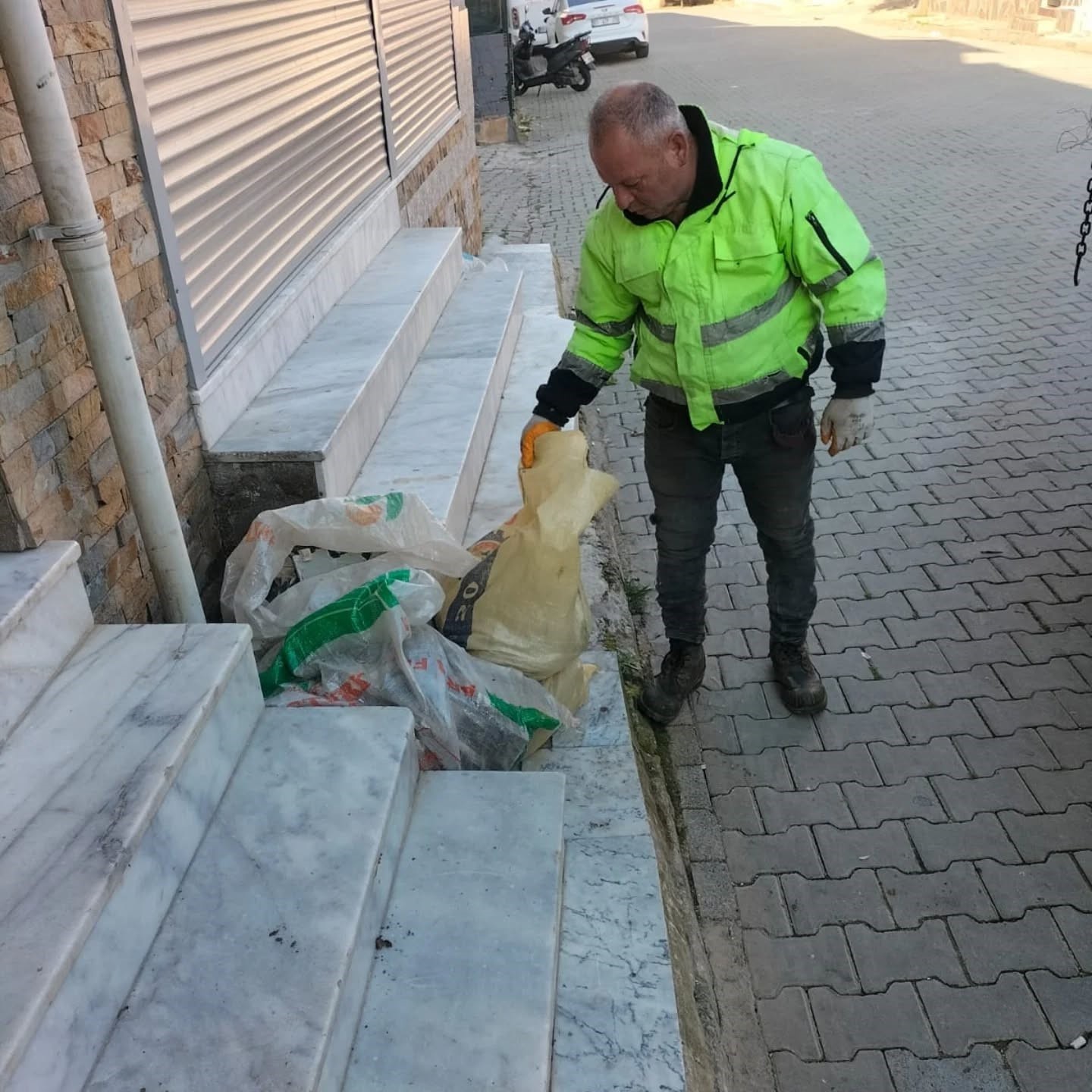 Germencik Belediyesi’nden çevre temizliği çağrısı

