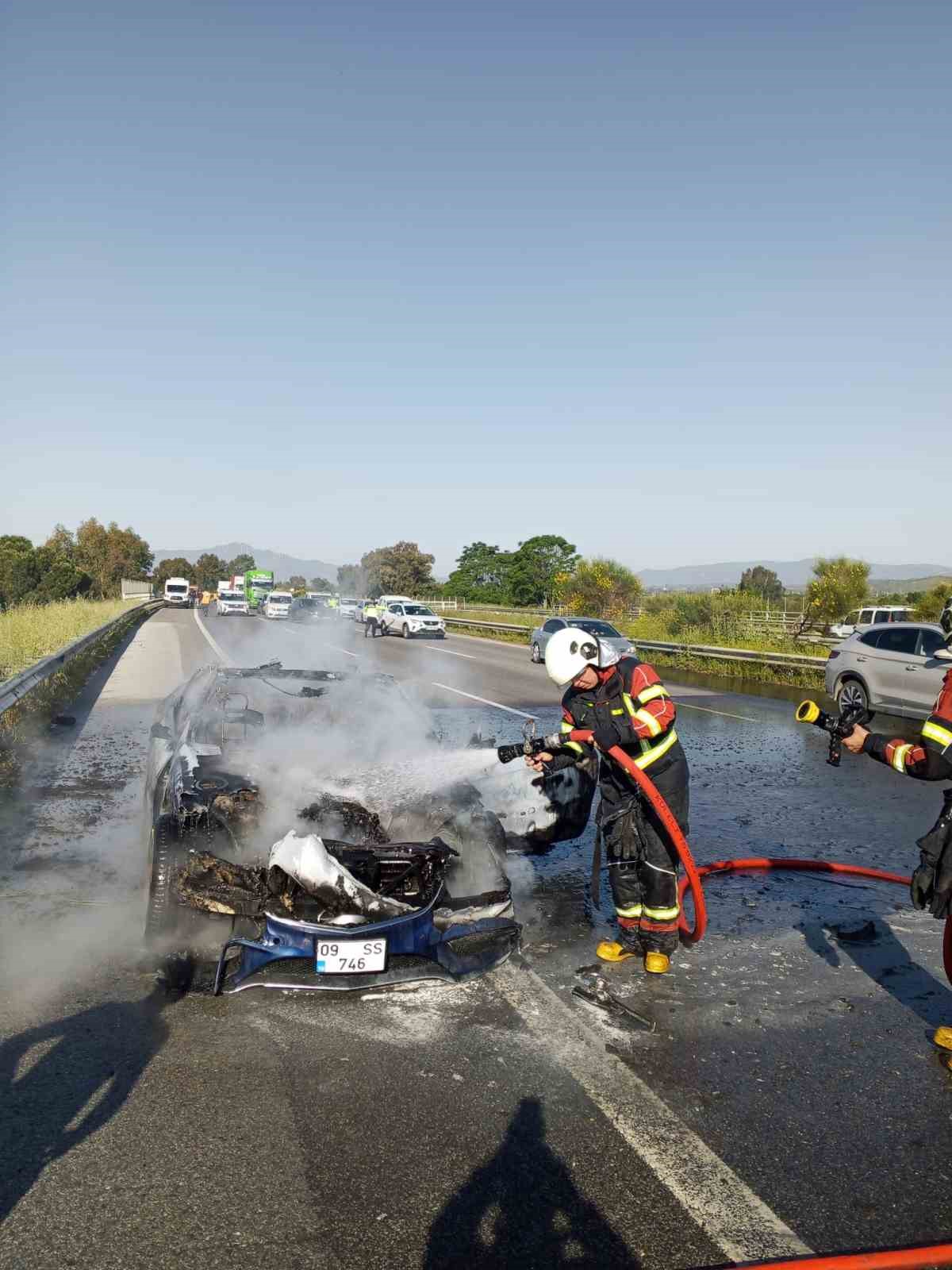Germencik’te araç küle döndü

