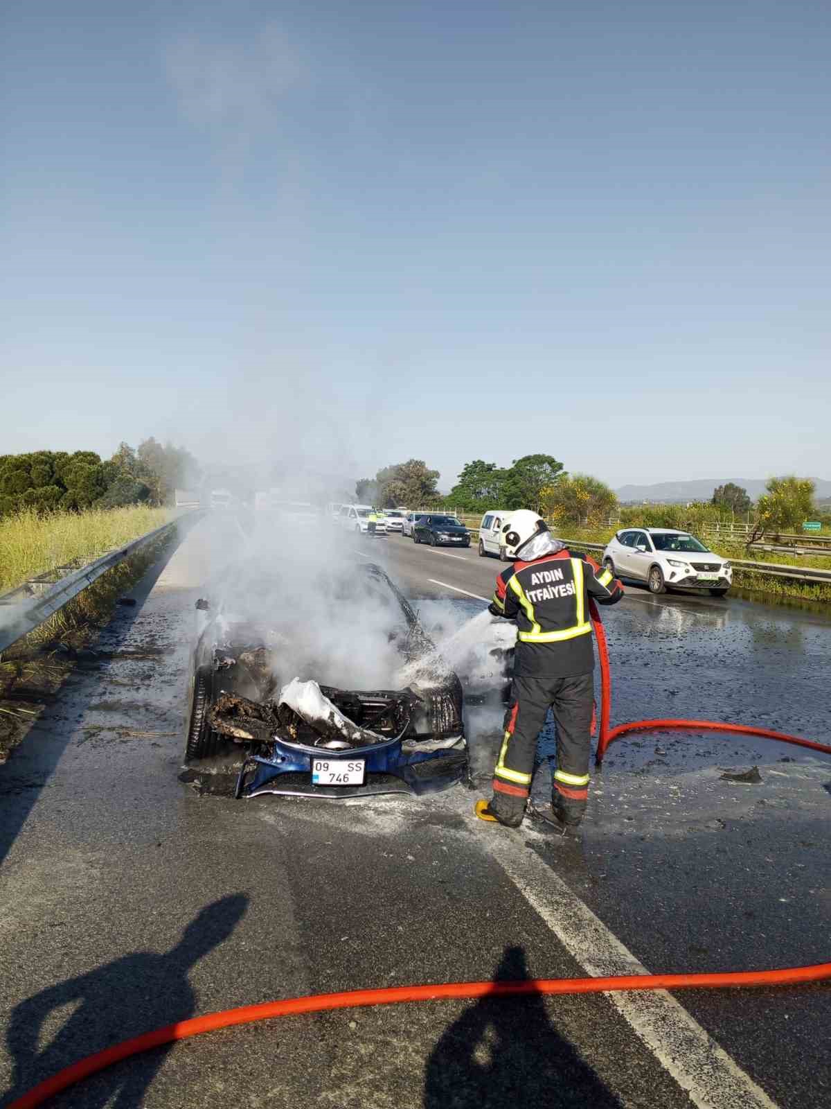 Germencik’te araç küle döndü
