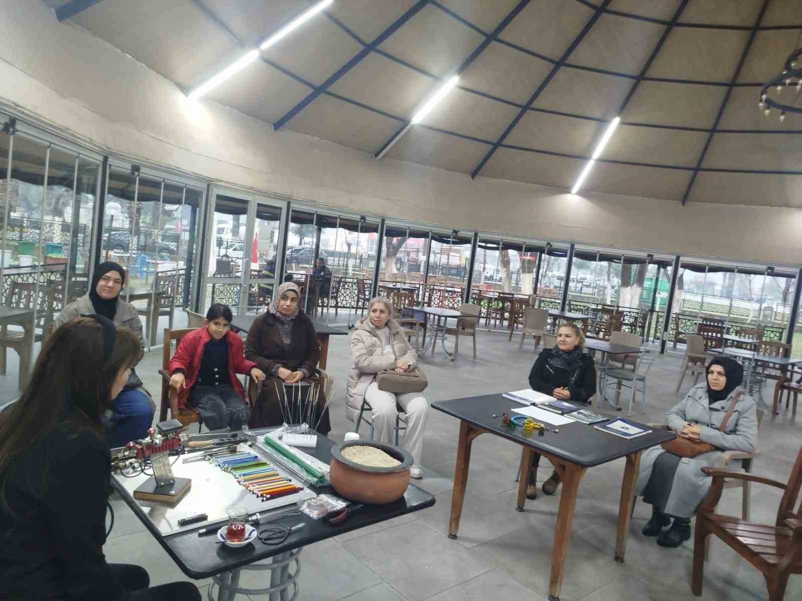 Germencik’te cam sanatları kursu yoğun ilgiyle başladı
