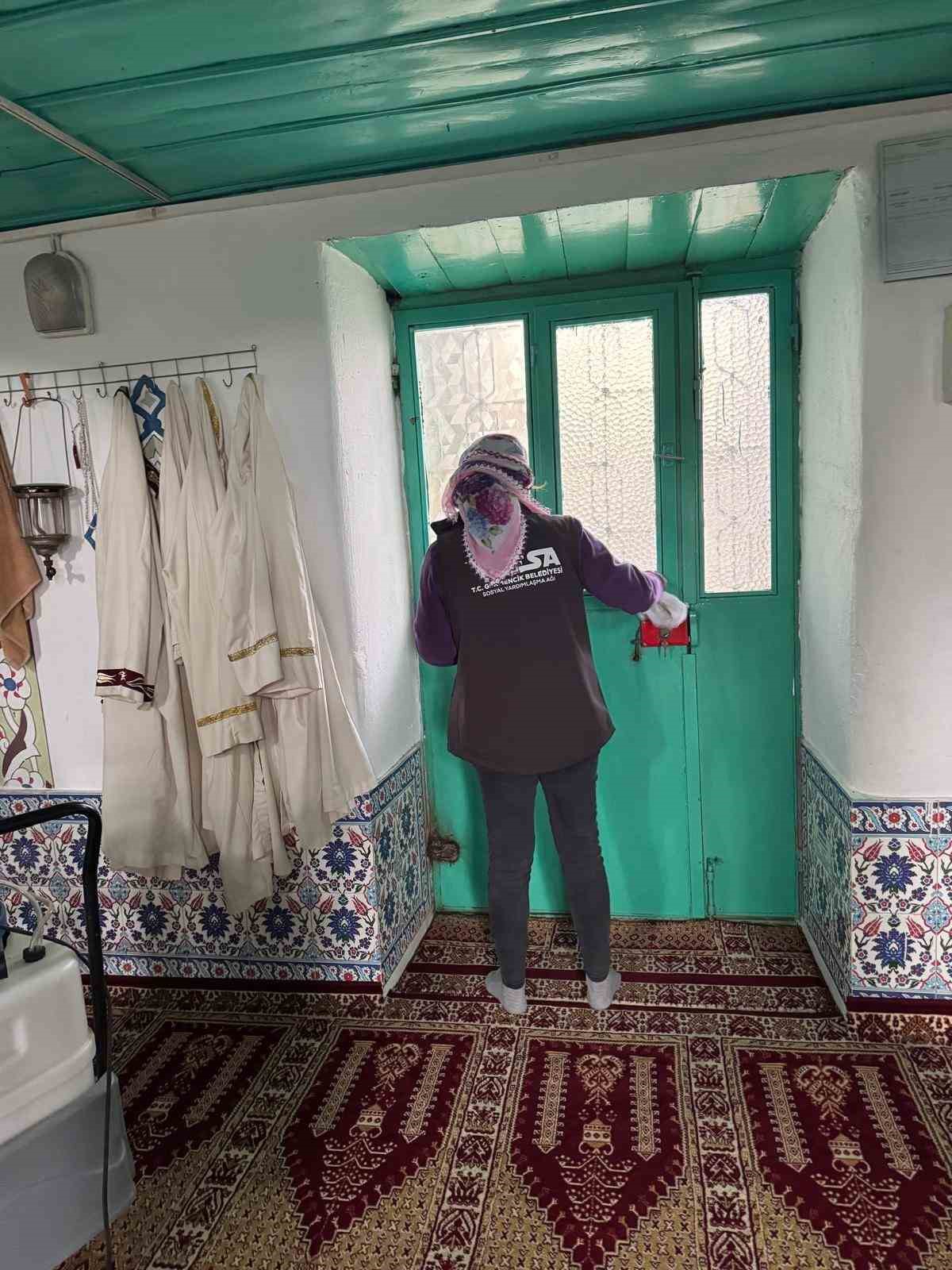 Germencik’te camiler Ramazan’a hazırlanıyor
