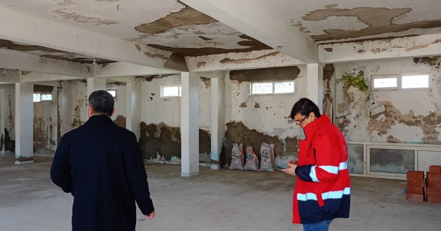 Germencik’te düğün salonları ve okul önünde bakım çalışması sürüyor
