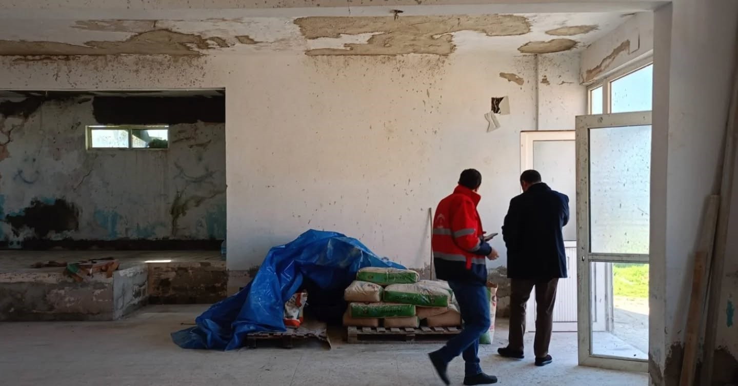 Germencik’te düğün salonları ve okul önünde bakım çalışması sürüyor
