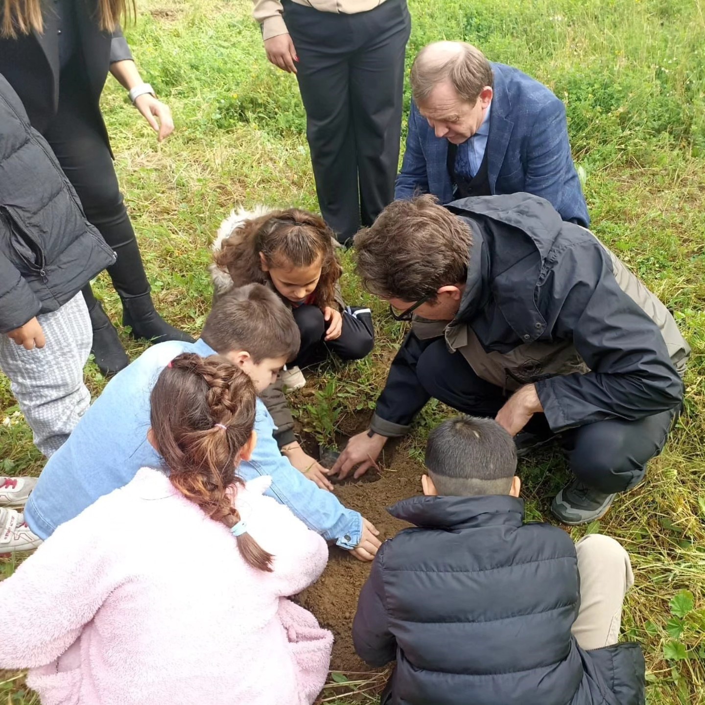 Germencik’te özel öğrenciler Orman Haftası’nda fidan dikti
