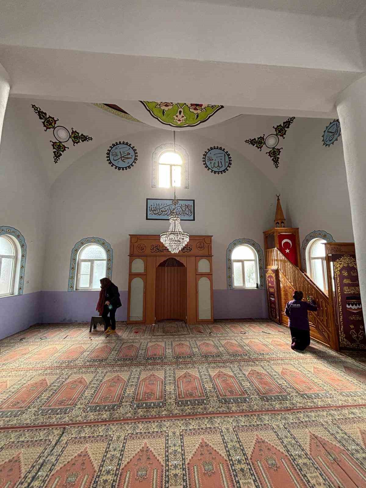 Germencik’te Ramazan ayı öncesi camiler temizlendi
