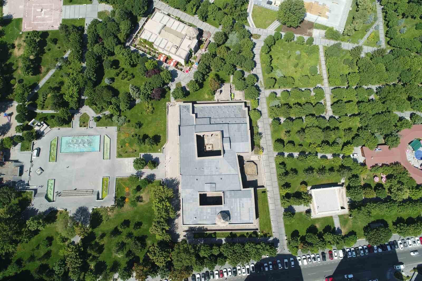 Gevher Nesibe Tıp Tarihi Müzesi’ne hayran kaldılar
