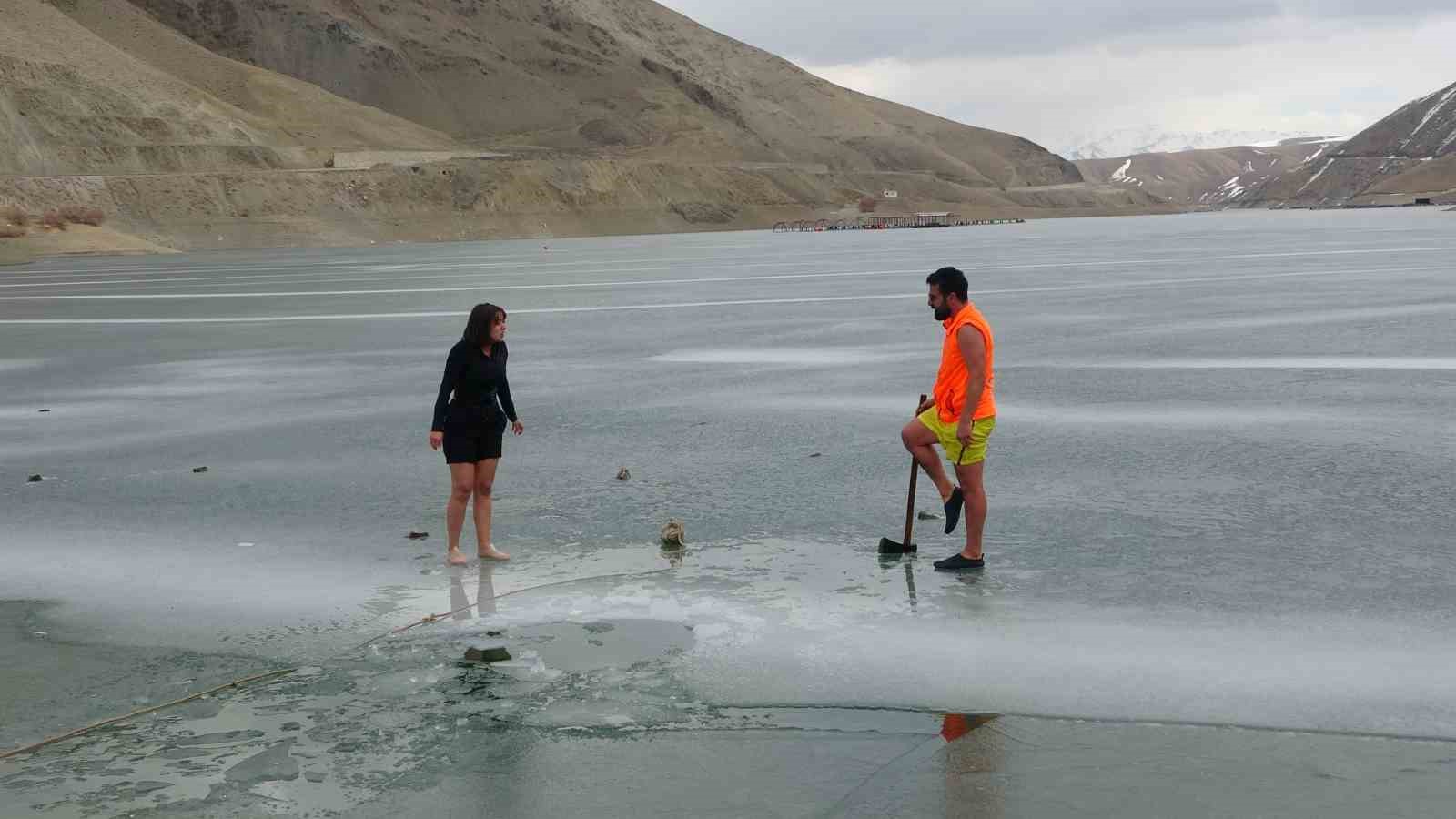 Gezgin öğretmen Zernek Barajı’ndan Van Gölü mesajı

