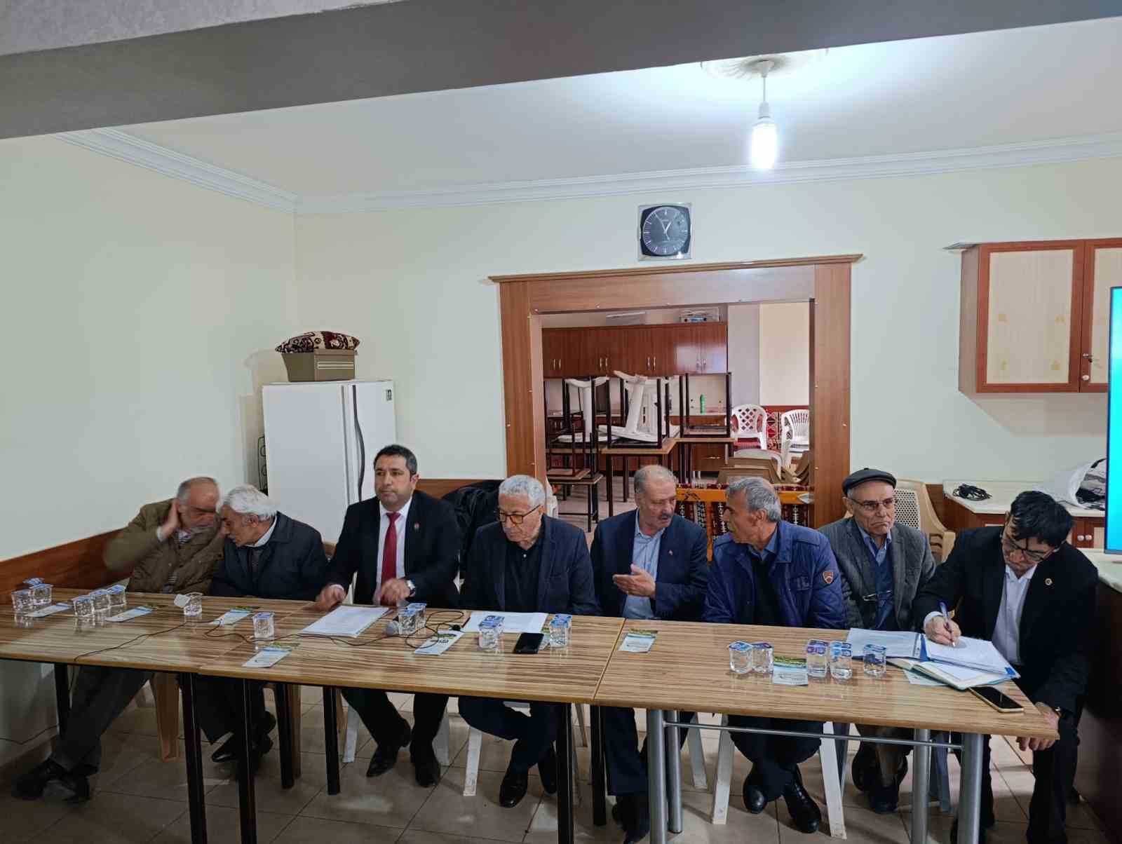 Gezin için birlik beraberlik toplantısı
Gezin için birlik beraberlik toplantısı