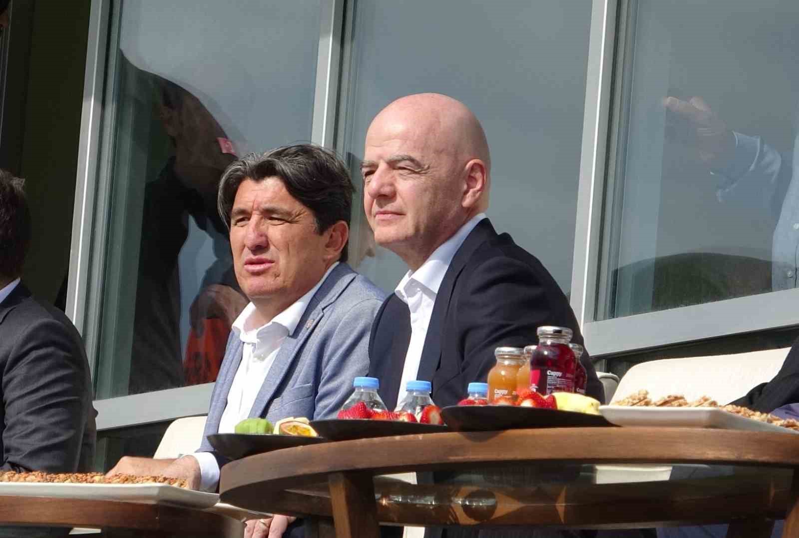 Gianni Infantino, İran Milli Takımı ile görüştü: "Maç oynanacak"
