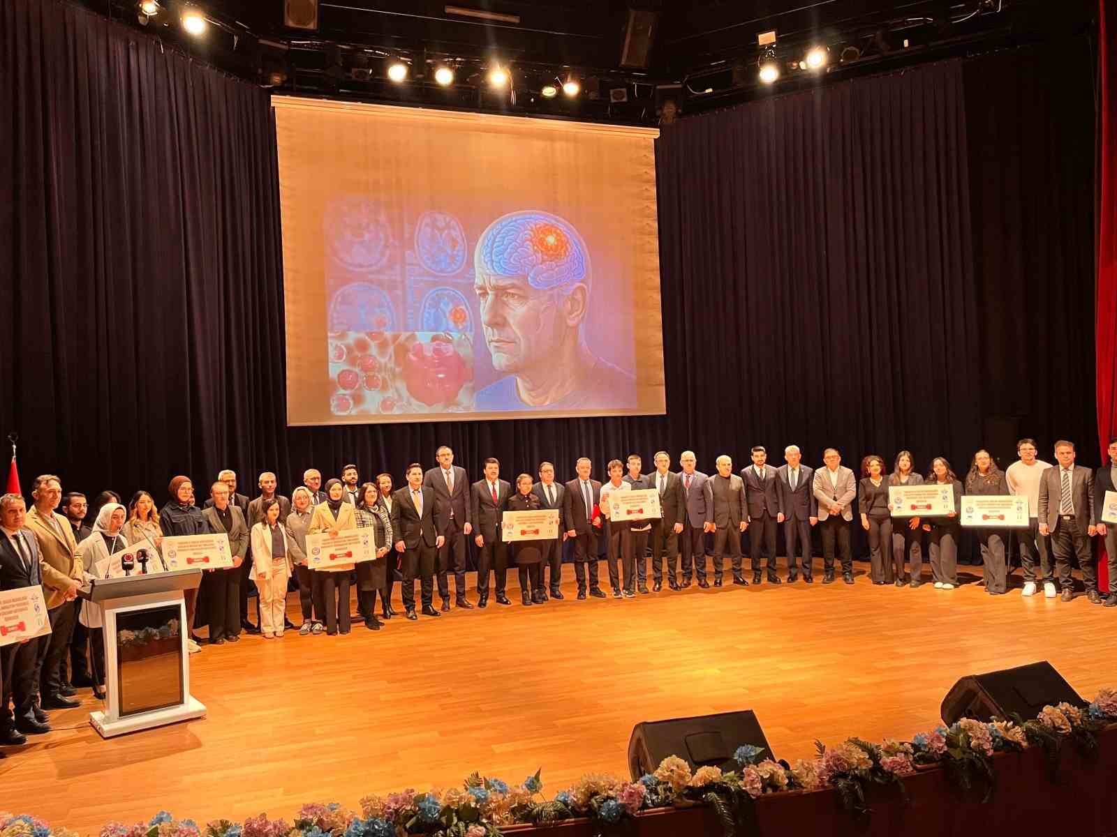 GİBTÜ ebelik bölümü öğrencisi Sedef Altun Türkiye üçüncüsü oldu
GİBTÜ ebelik bölümü öğrencisi Sedef Altun Türkiye üçüncüsü oldu