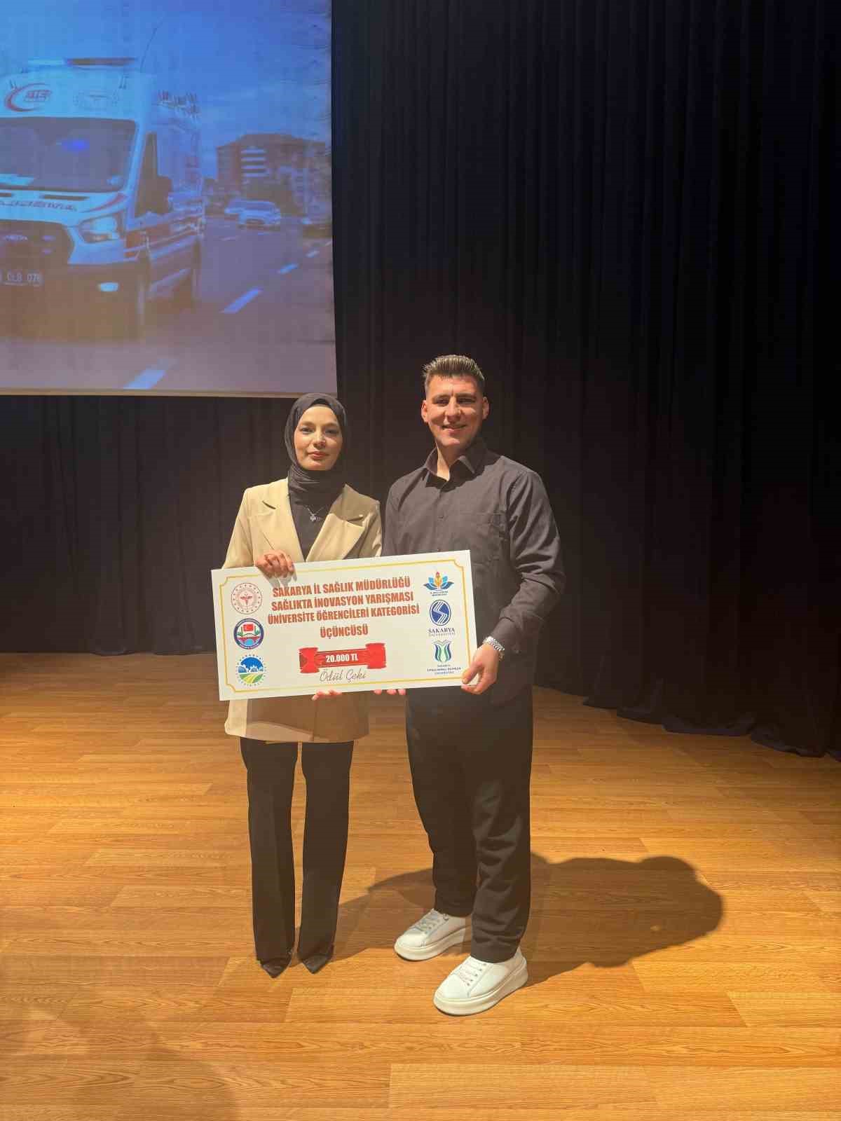 GİBTÜ ebelik bölümü öğrencisi Sedef Altun Türkiye üçüncüsü oldu
GİBTÜ ebelik bölümü öğrencisi Sedef Altun Türkiye üçüncüsü oldu