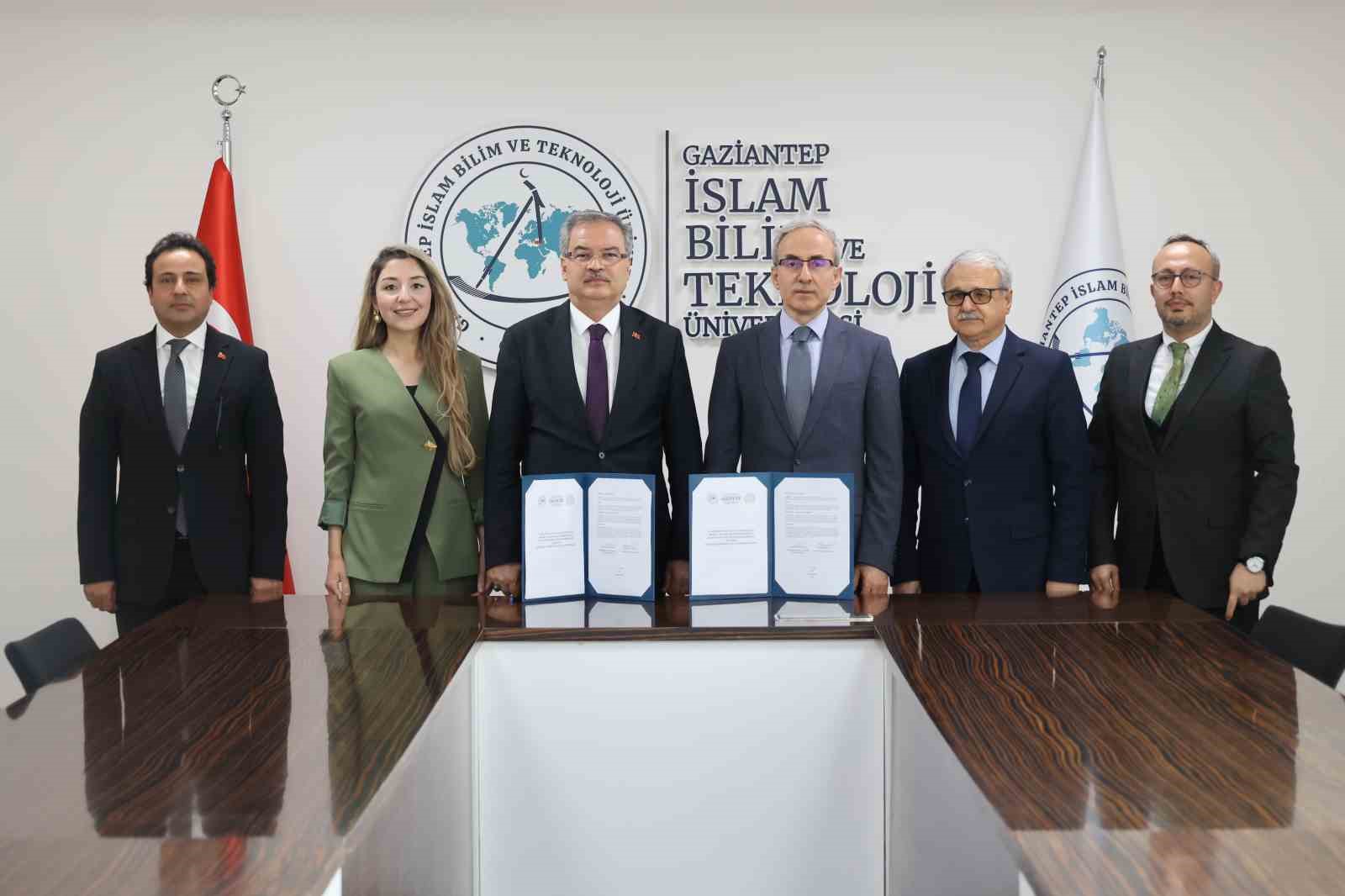 GİBTÜ ile İl Millî Eğitim Müdürlüğü arasında Eğitimde İş Birliği protokolü imzalandı
