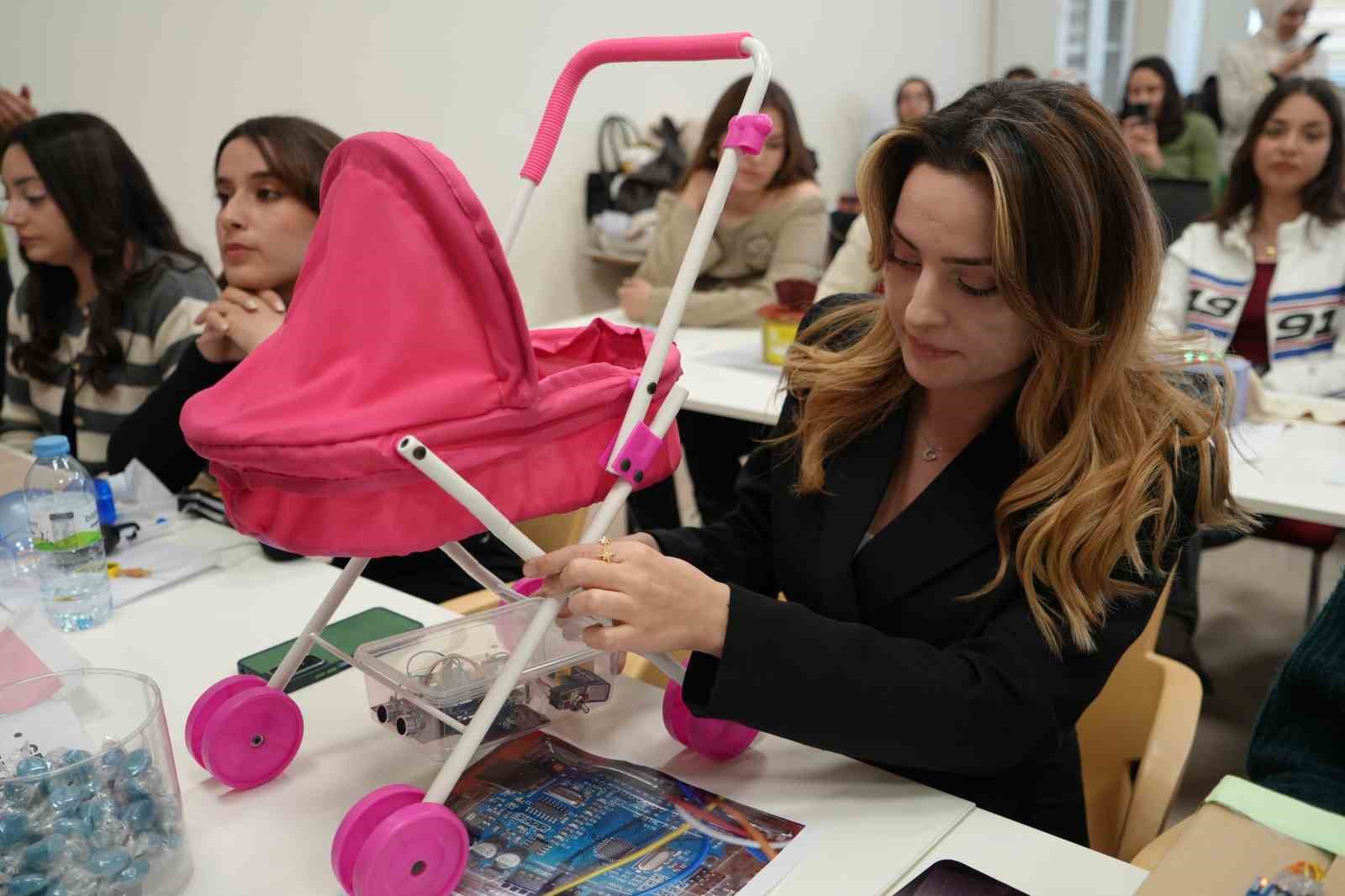 GİBTÜ öğrencilerinden görme engelli annelere özel proje
