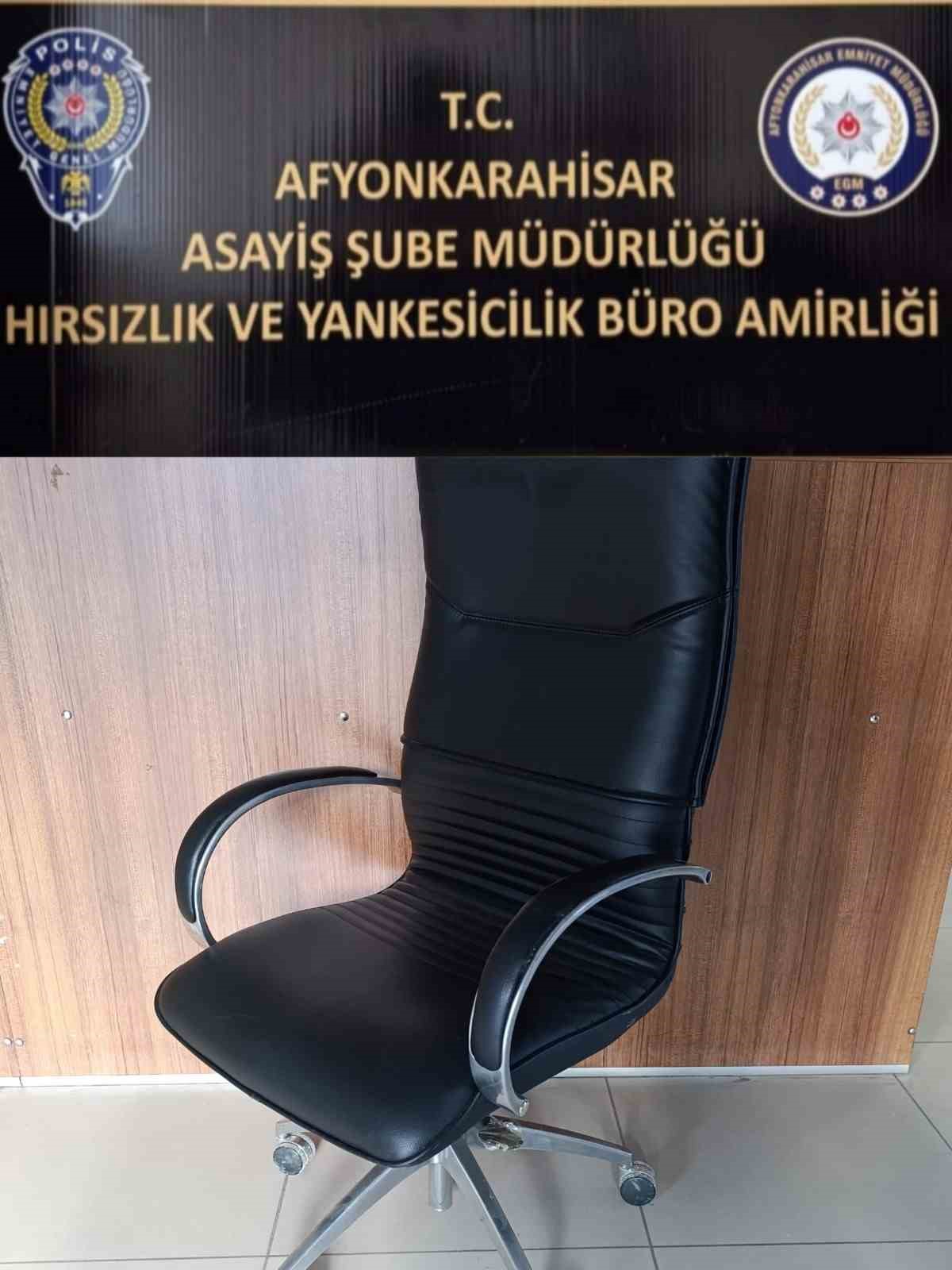 Girdiği iş yerinden koltuk çaldı

