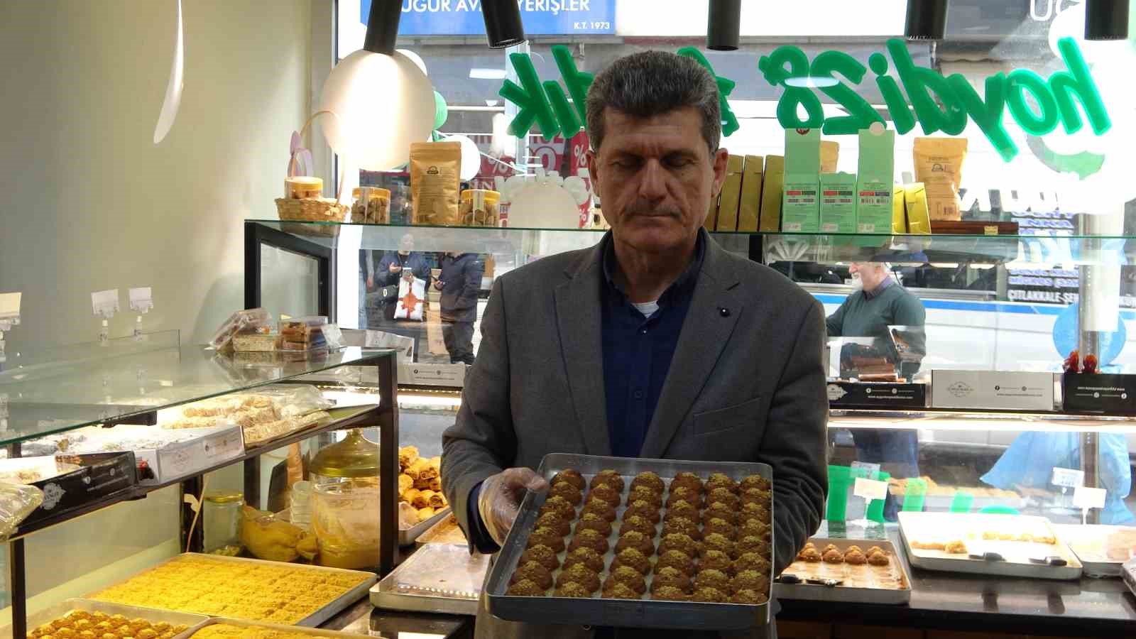 Giresun’da fındıklı tatlılar Ramazan sofralarına lezzet katıyor
Giresun’da fındıklı tatlılar Ramazan sofralarına lezzet katıyor