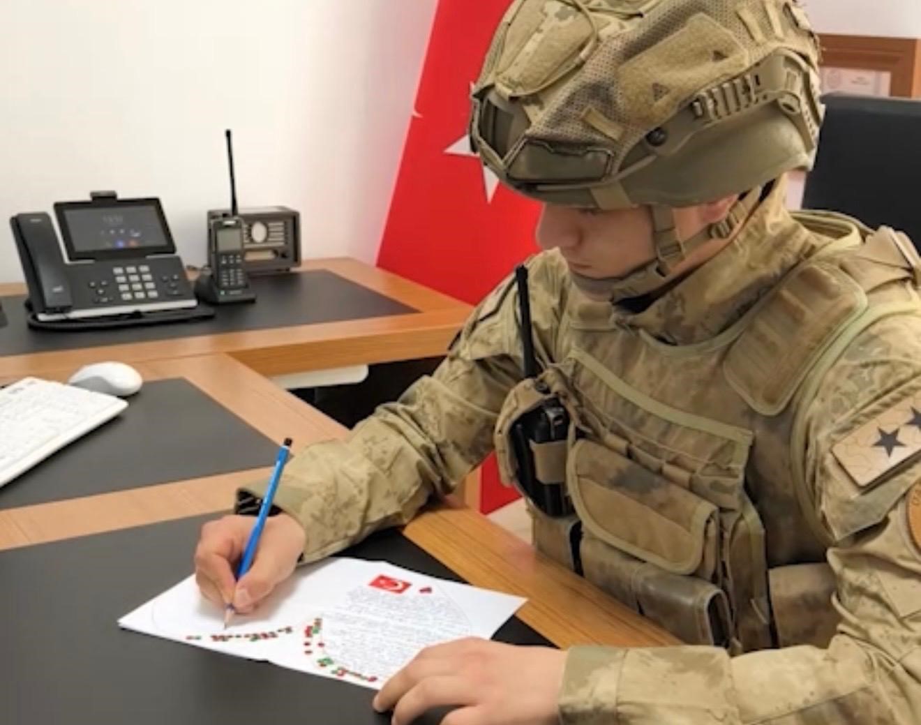 Giresunlu öğrencilerden Siirt’teki jandarmaya duygulandıran mektup
