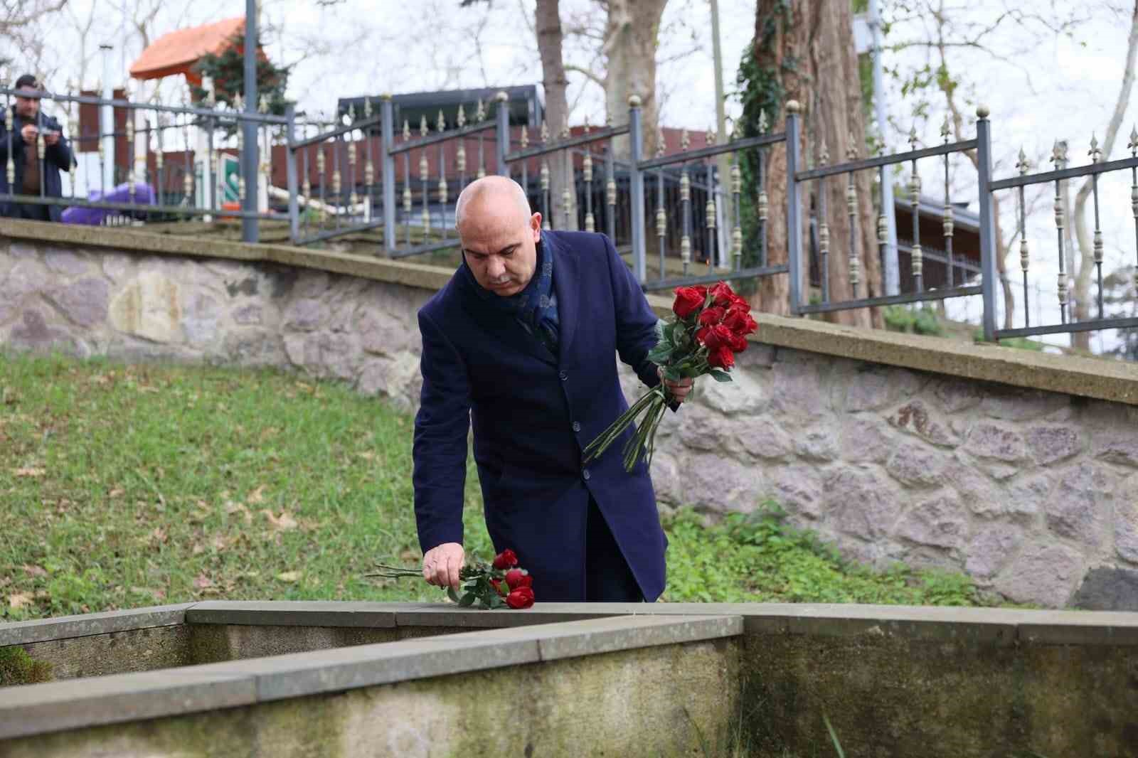 Giresun’un yeni valisi Mustafa Koç ilk ziyaretini Topal Osman Ağa’nın mezarına yaptı
