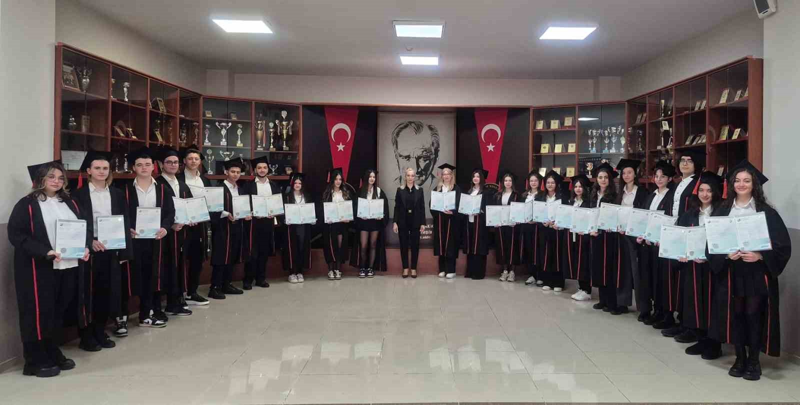 GKV Cemil Alevli Anadolu Lisesi öğrencilerinden küresel yolculuğa güçlü bir adım
