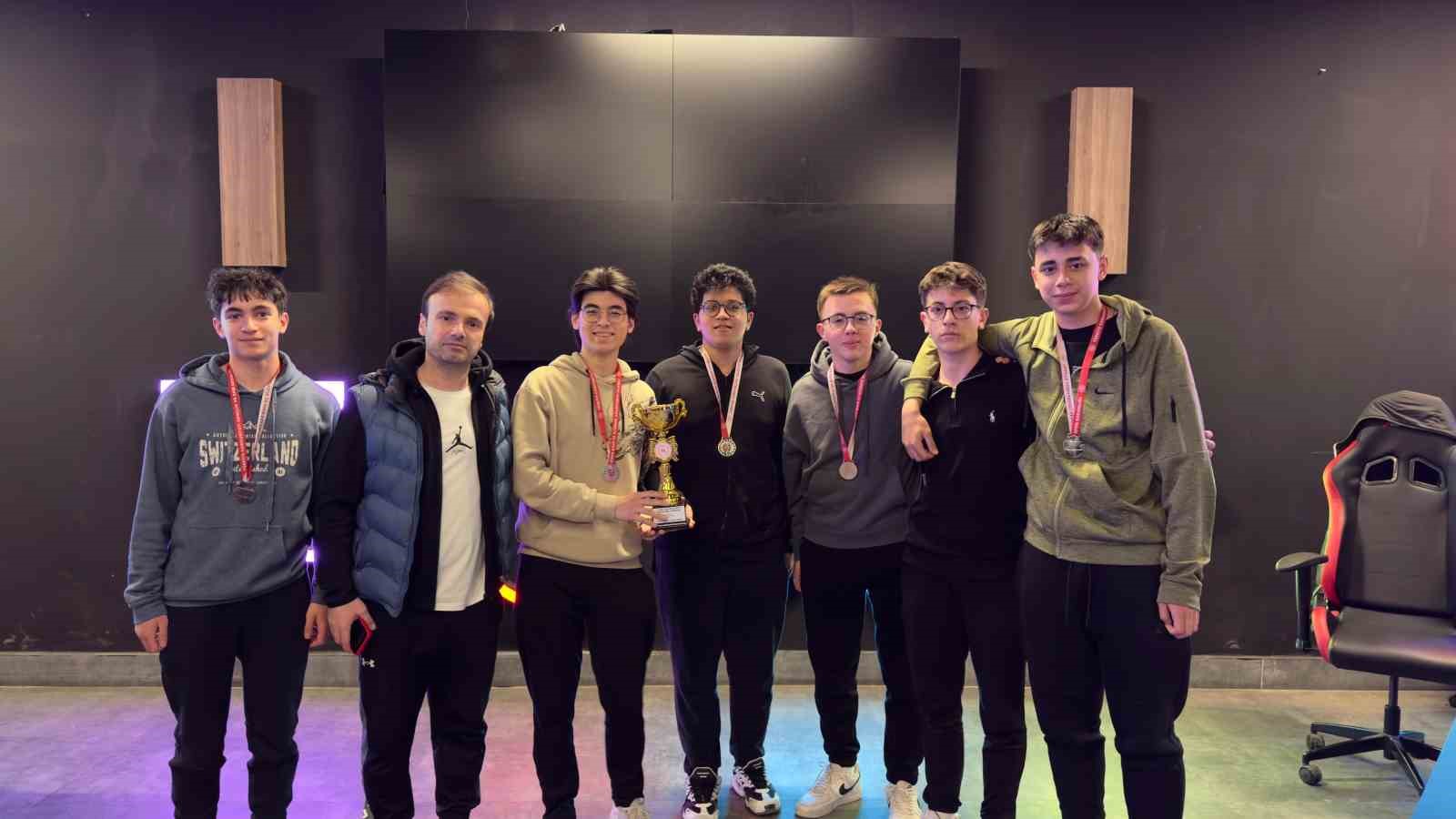 GKV Özel Liseleri Çanakkale Zaferi turnuvasına damga vurdu
