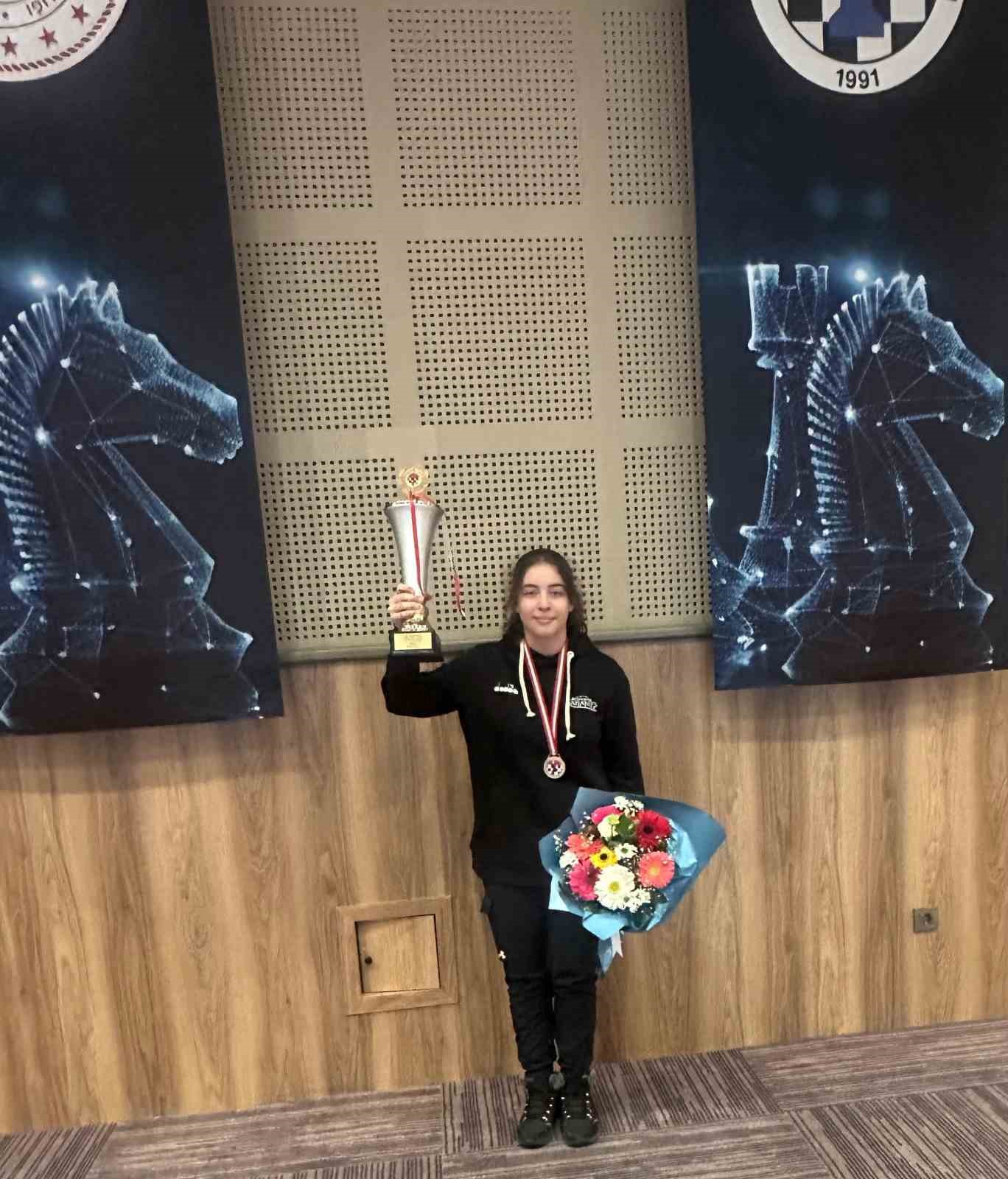 GKV’li Kalyoncu’dan Türk satrancında gurur veren başarı
