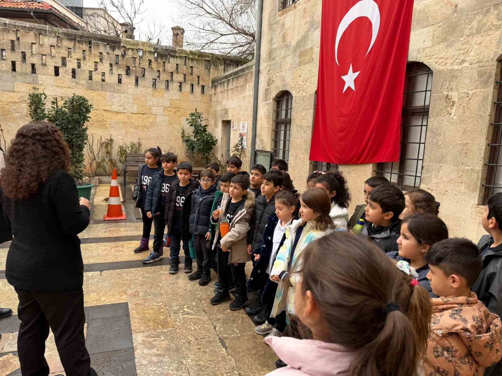 GKV’li öğrenciler geçmişten geleceğe kültür yolculuğuna çıktı
