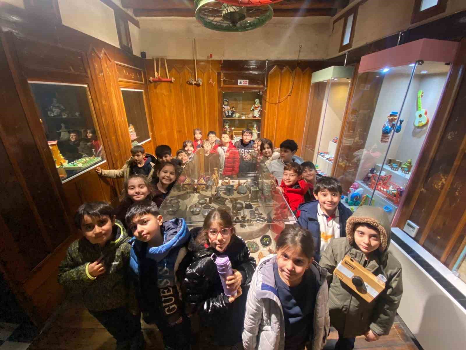 GKV’li öğrenciler geçmişten geleceğe kültür yolculuğuna çıktı
