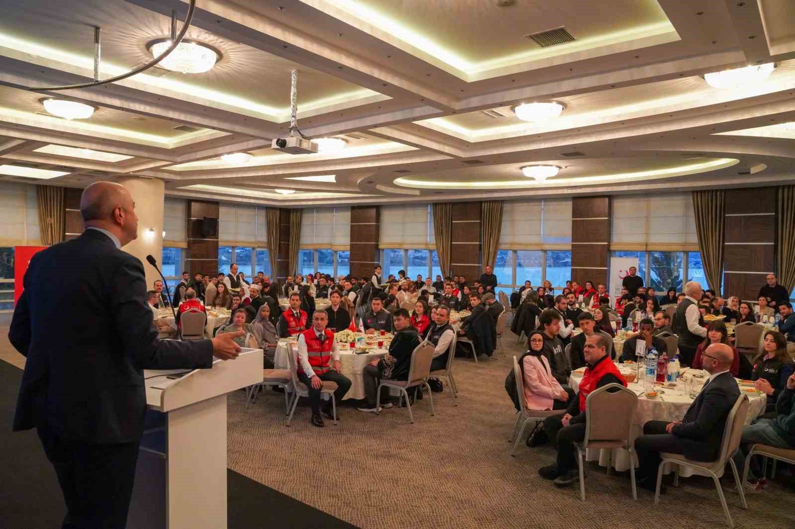 Göç İdaresi Başkanlığı uluslararası öğrencilerle iftar yemeğinde bir araya geldi
Göç İdaresi Başkanlığı uluslararası öğrencilerle iftar yemeğinde bir araya geldi