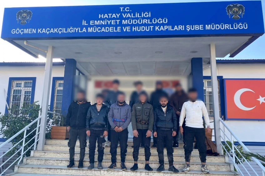 Göçmenler balık istifi gibi taşınırken yakalandılar
