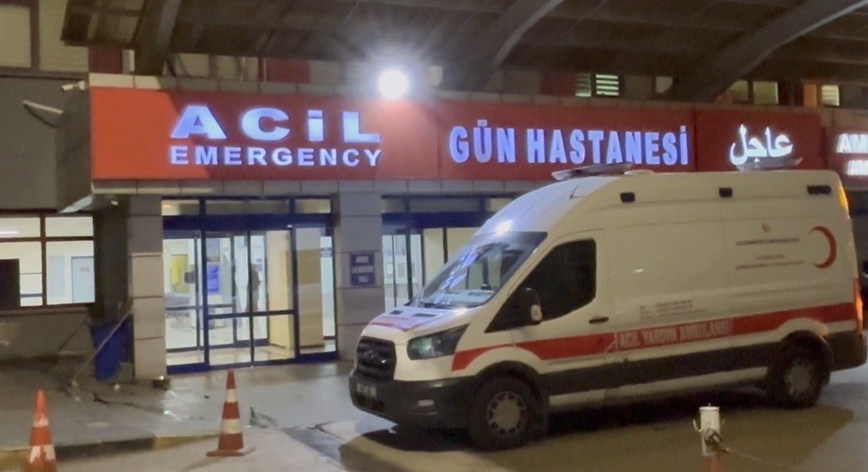 Göçük altında kalarak ağır yaralanan işçi hayatını kaybetti
