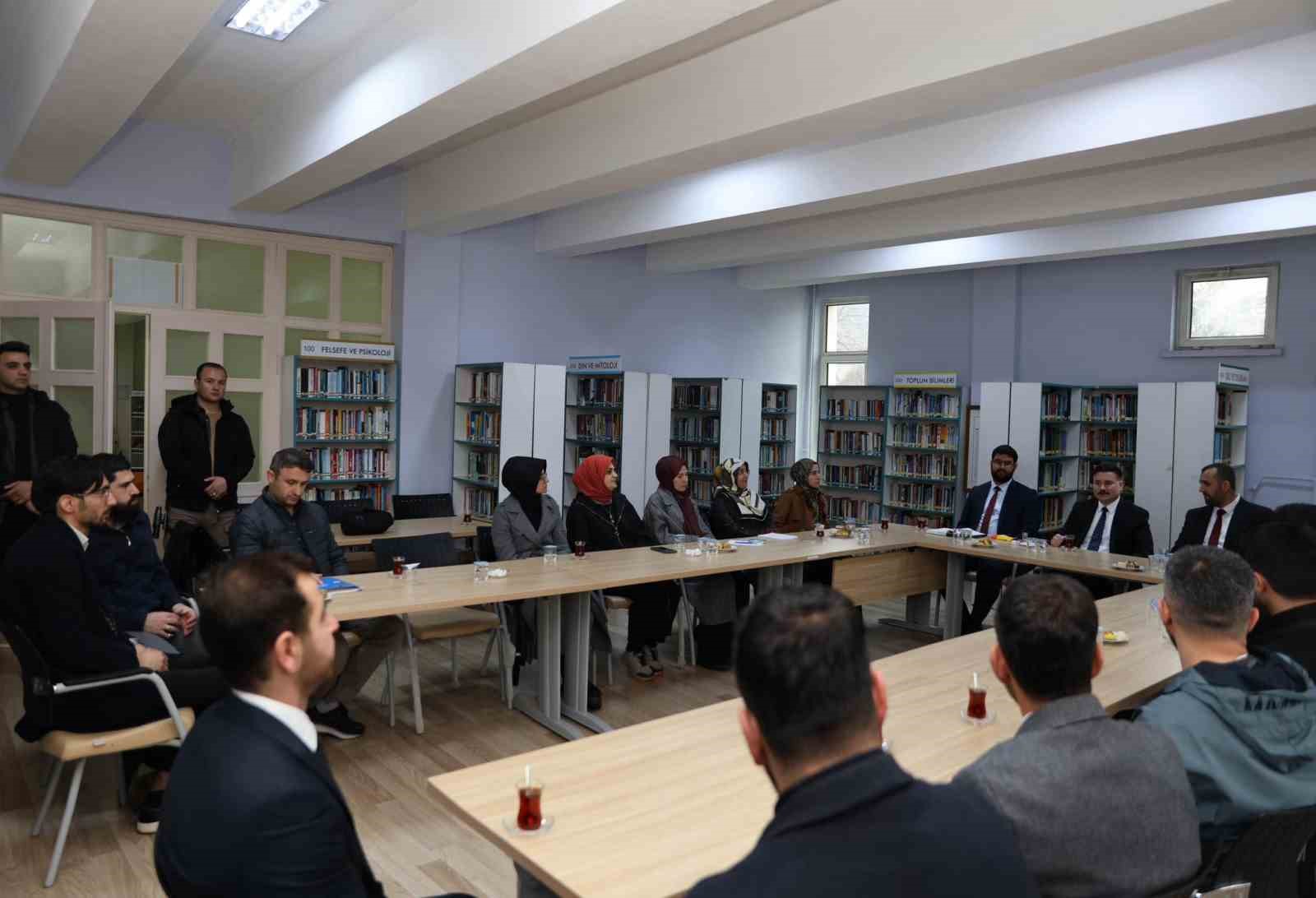 Gökçeada Kaymakamı müftülük personeliyle bir araya geldi
