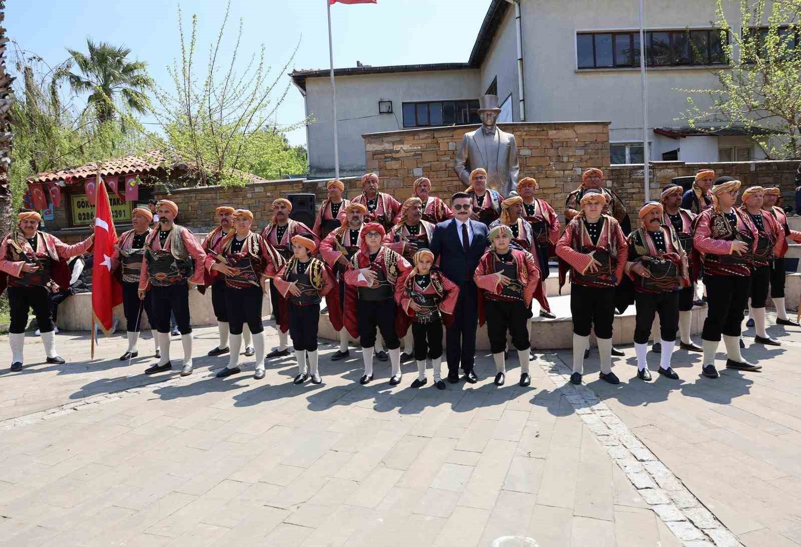 Gökçeada’da 23 Nisan Coşkusu: Ankara Kulübü Seymenlerinden Unutulmaz Gösteri
