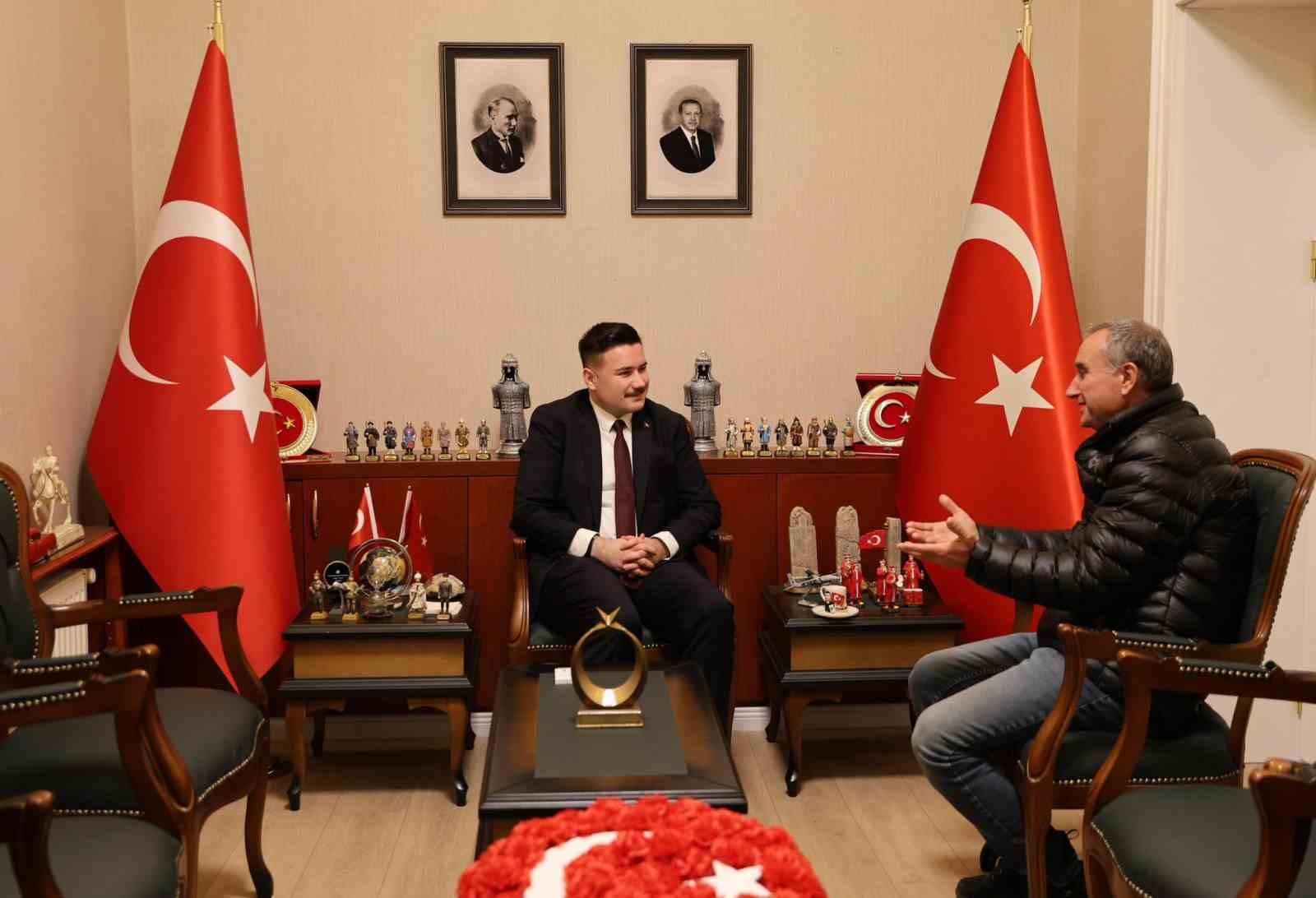 Gökçeada’da "Geleneksel Halk Günü" Buluşması: Kaymakam Osman Acar vatandaşları dinledi
